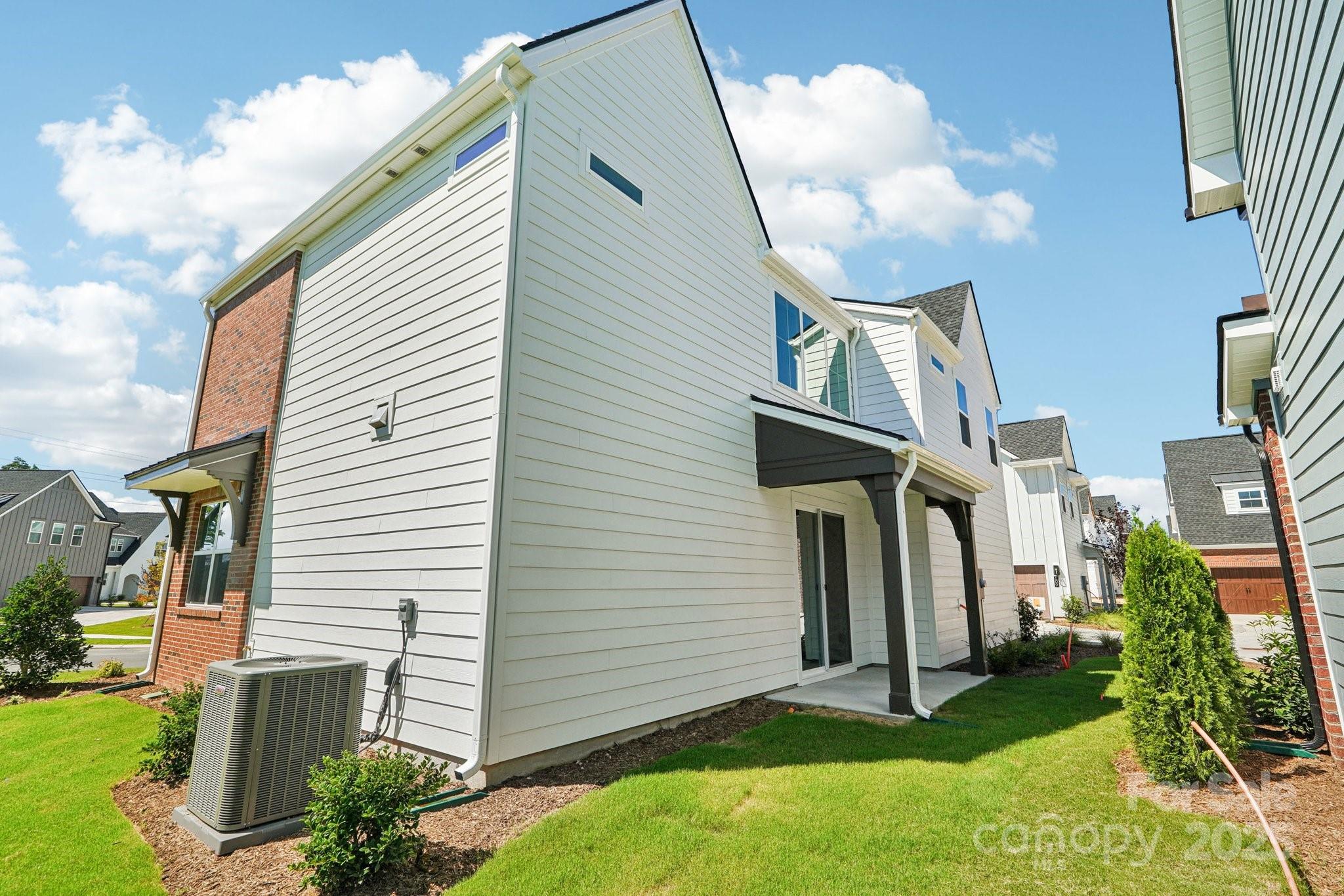 608 Mercury Drive — Tega Cay