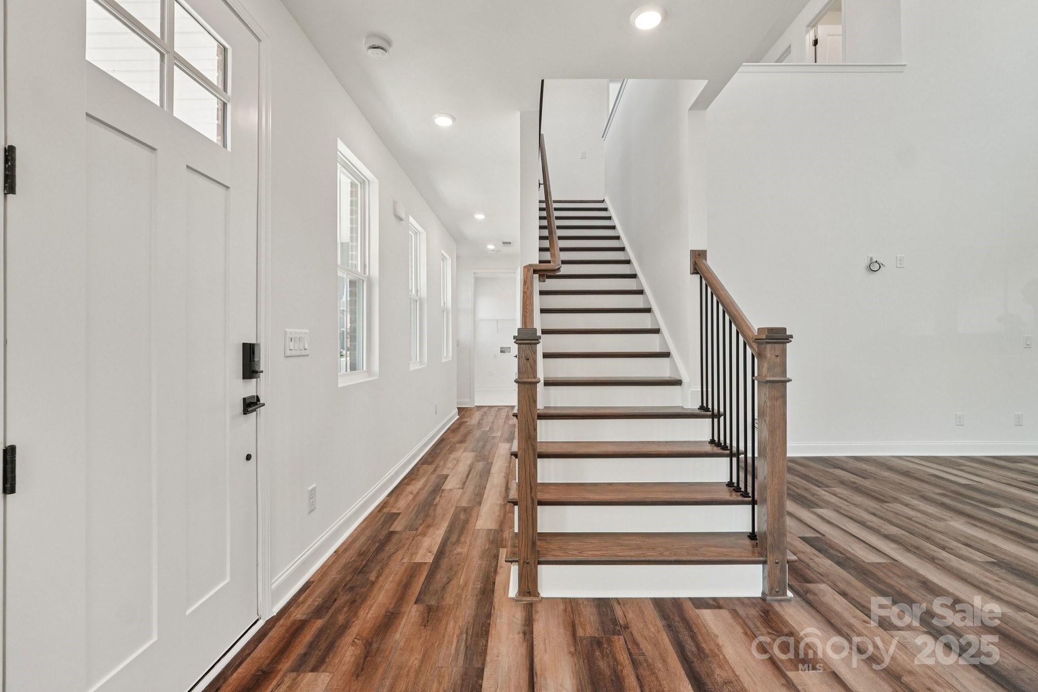 608 Mercury Drive — Tega Cay