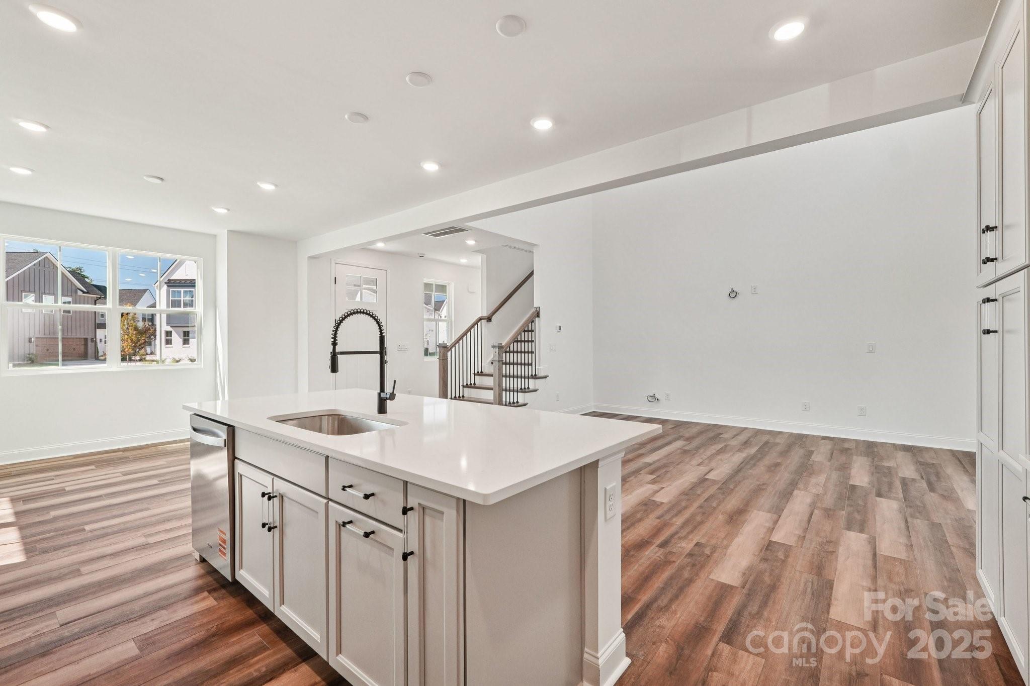 608 Mercury Drive — Tega Cay