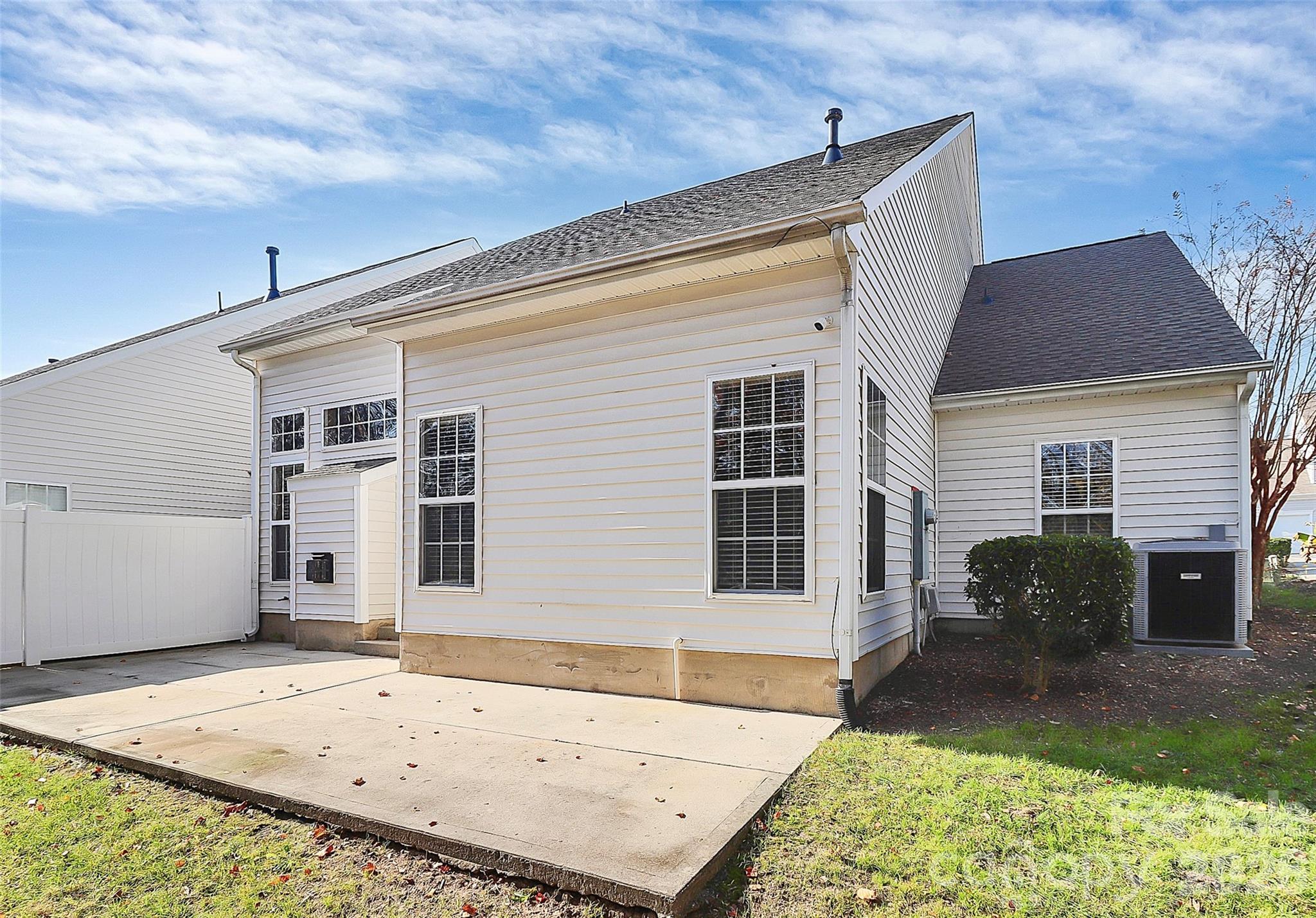 9411 Shumacher Avenue NW — Concord