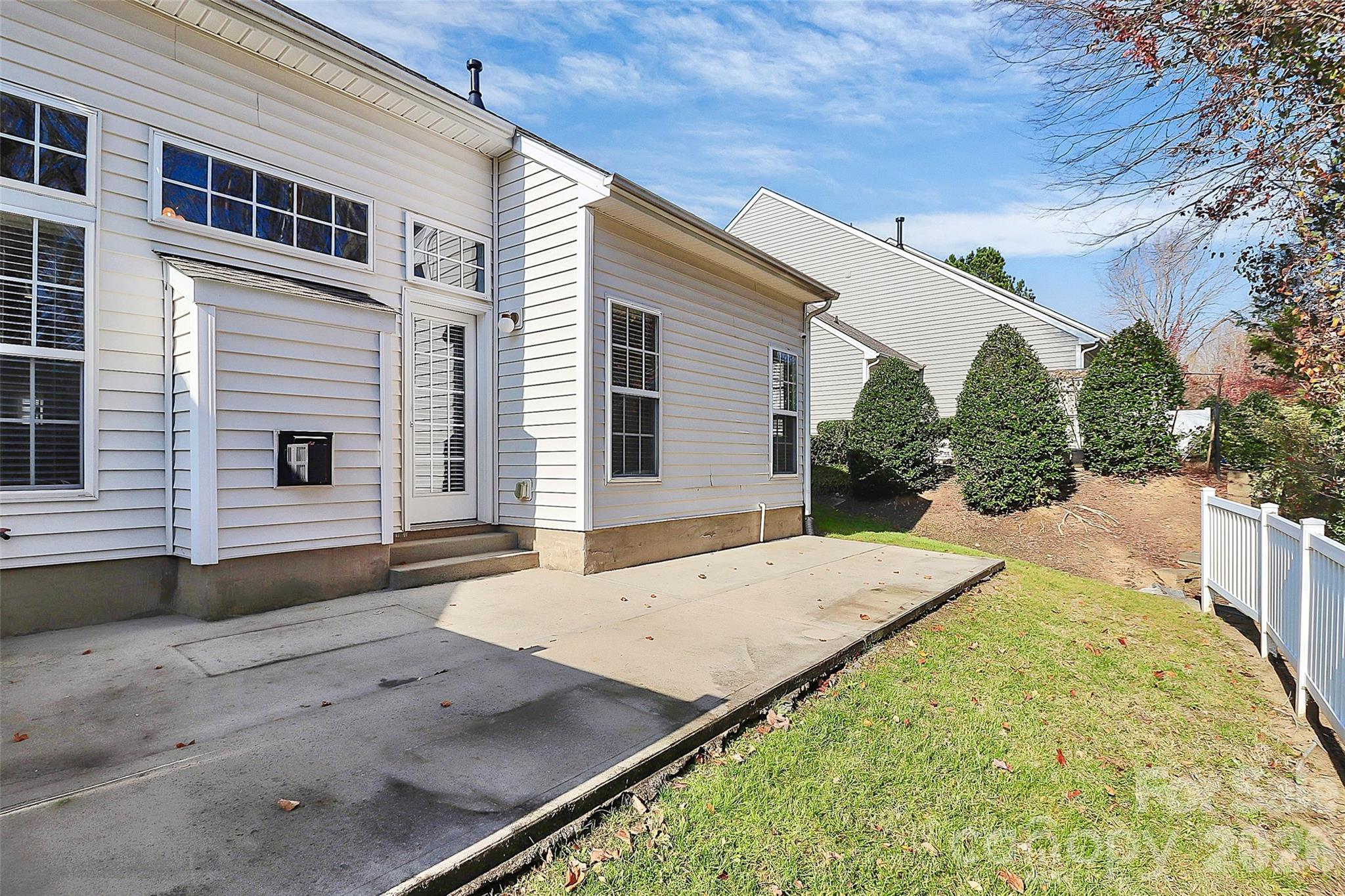 9411 Shumacher Avenue NW — Concord