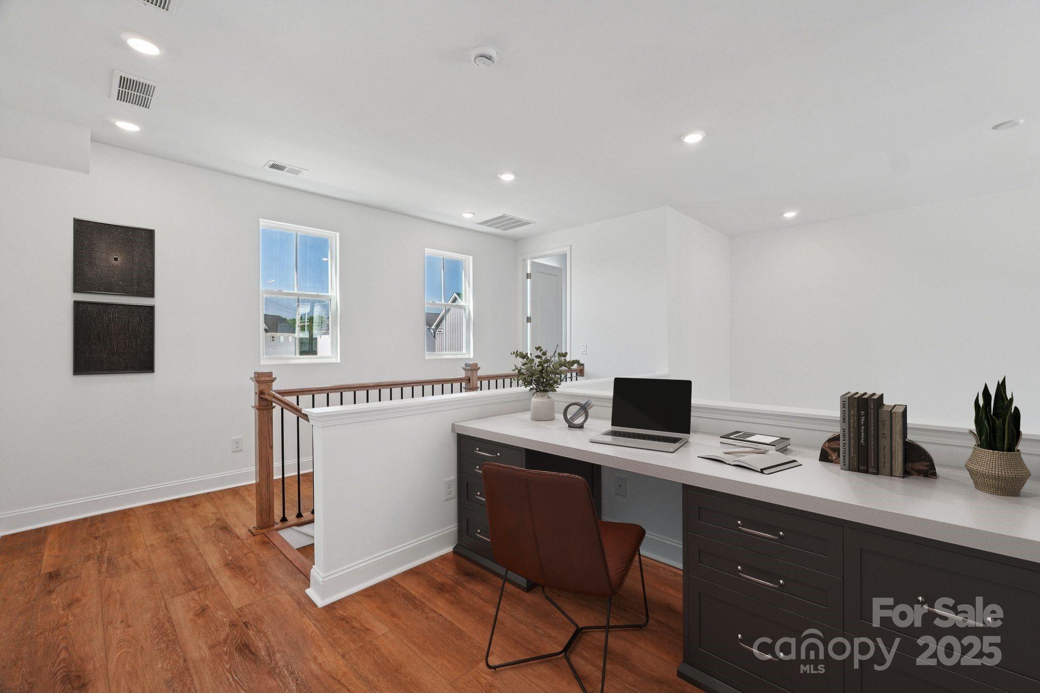609 Mercury Drive — Tega Cay