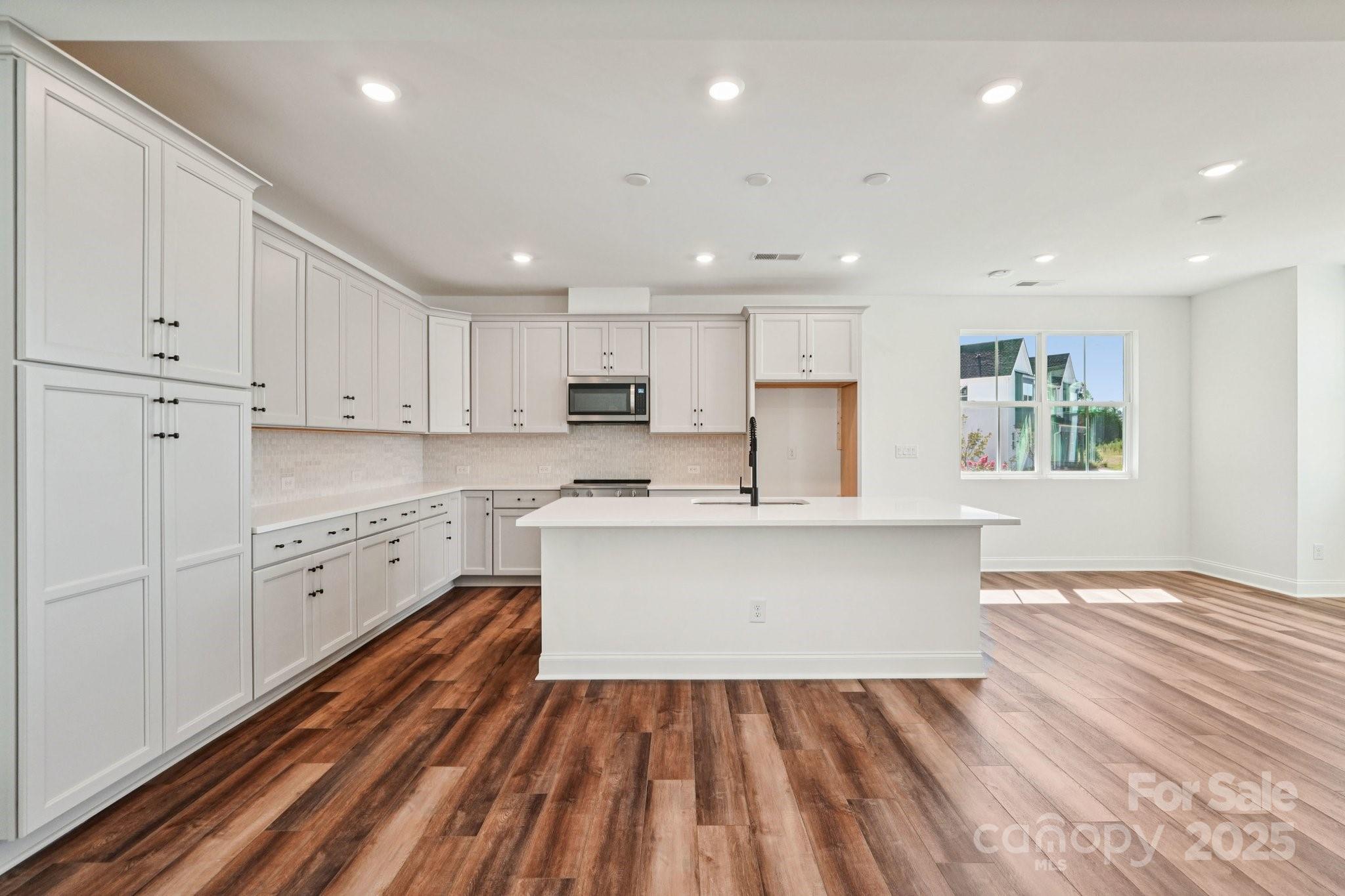 609 Mercury Drive — Tega Cay