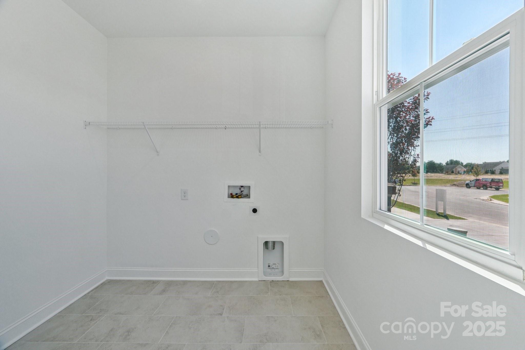 609 Mercury Drive — Tega Cay