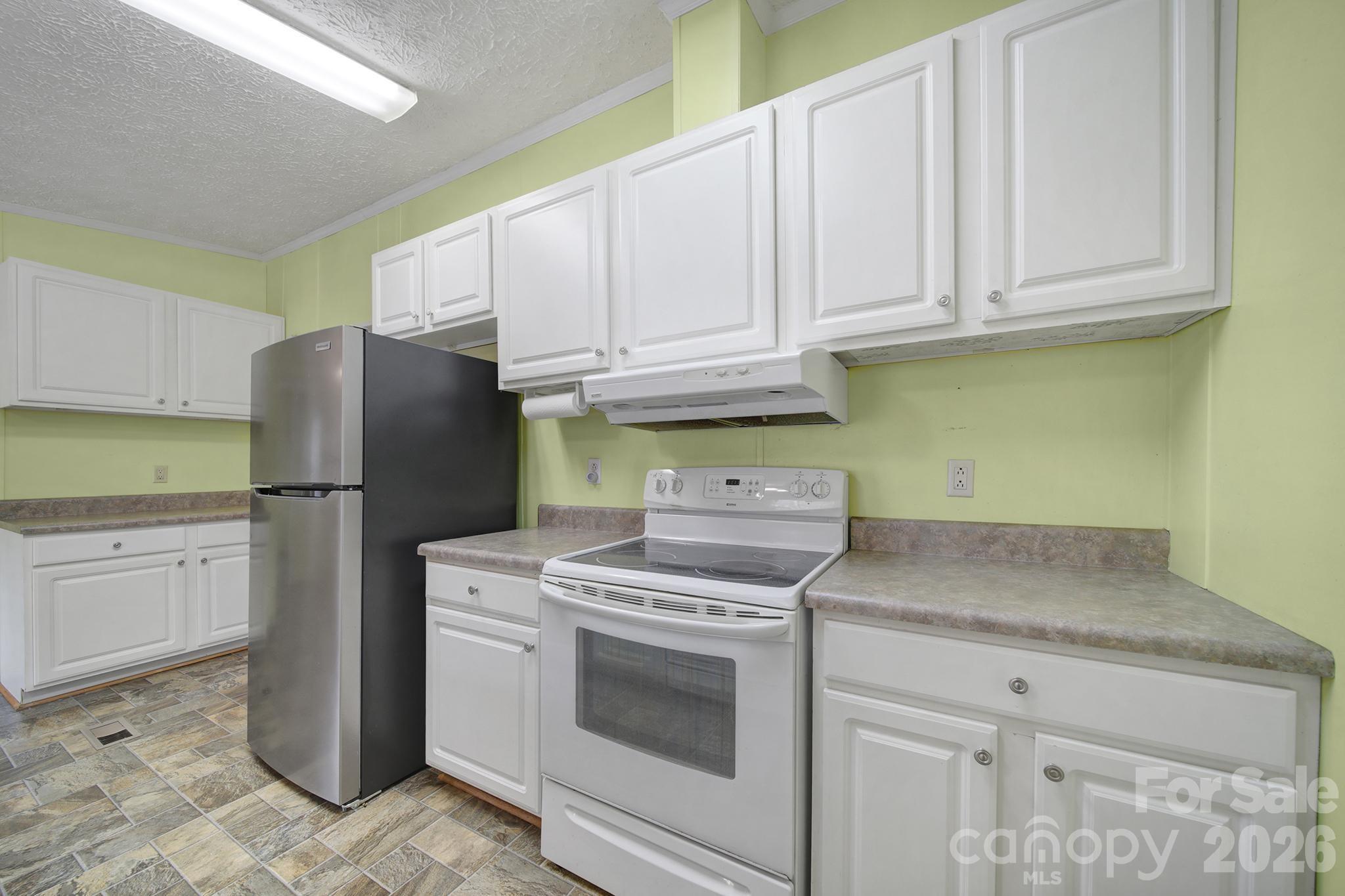 2236 White Heron Road — Liberty Hill