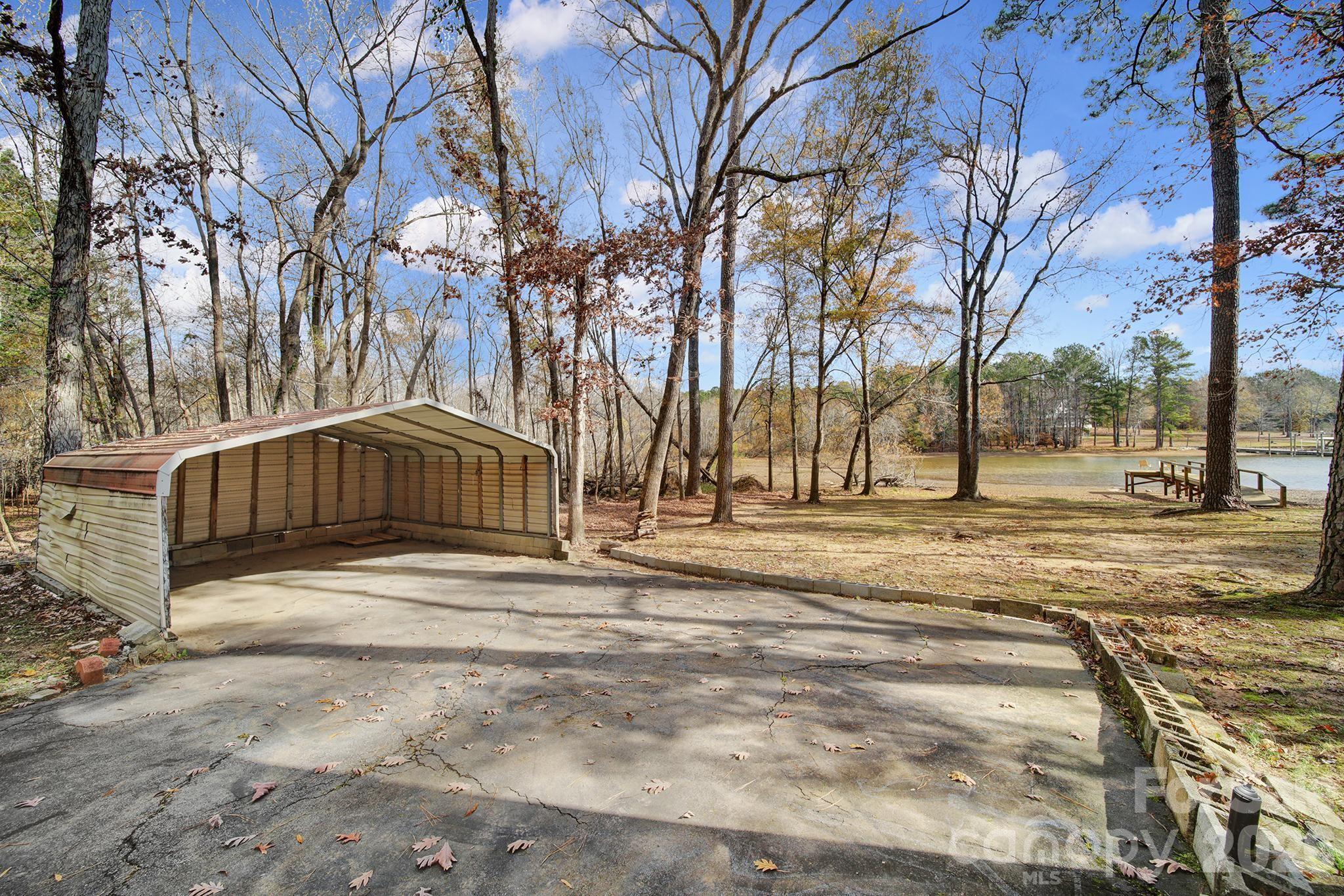 2236 White Heron Road — Liberty Hill