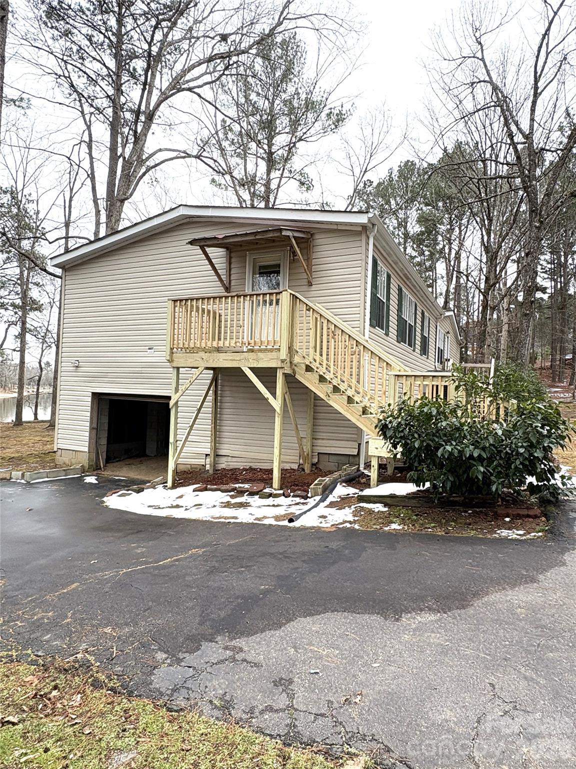 2236 White Heron Road — Liberty Hill
