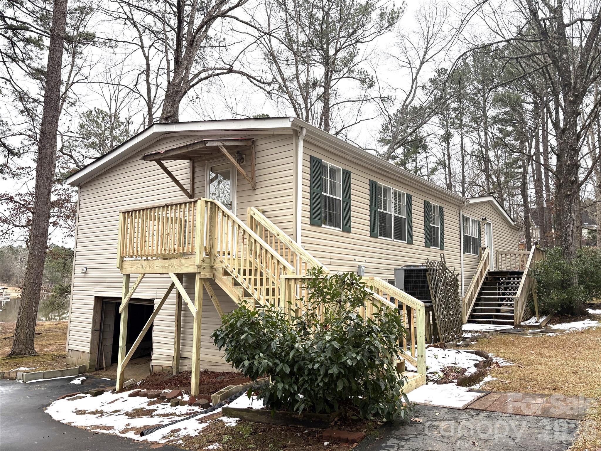 2236 White Heron Road — Liberty Hill