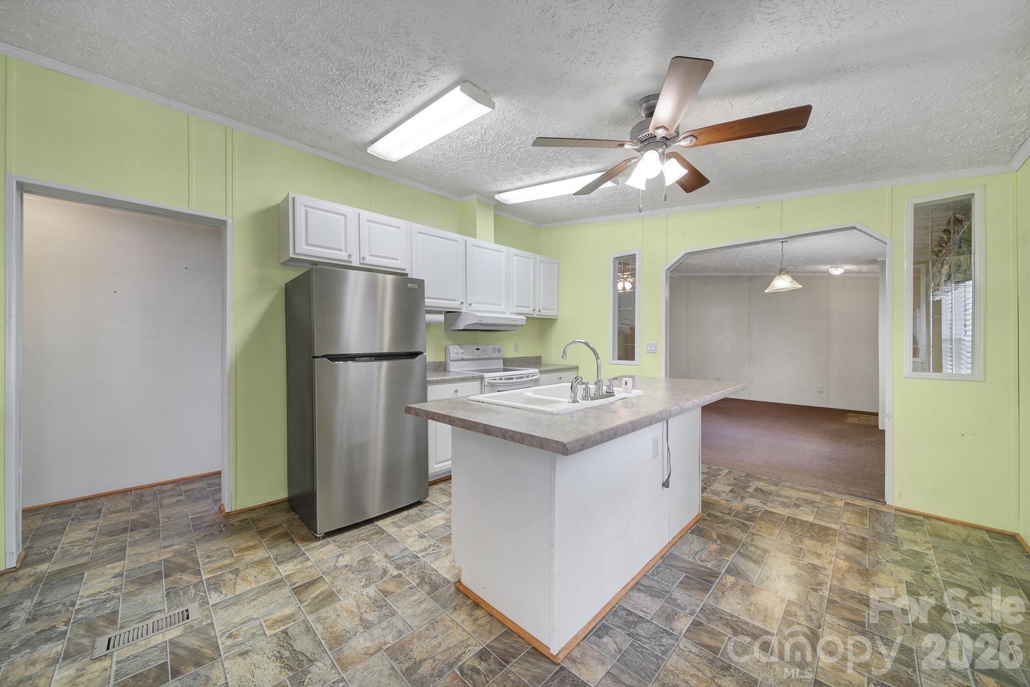 2236 White Heron Road — Liberty Hill