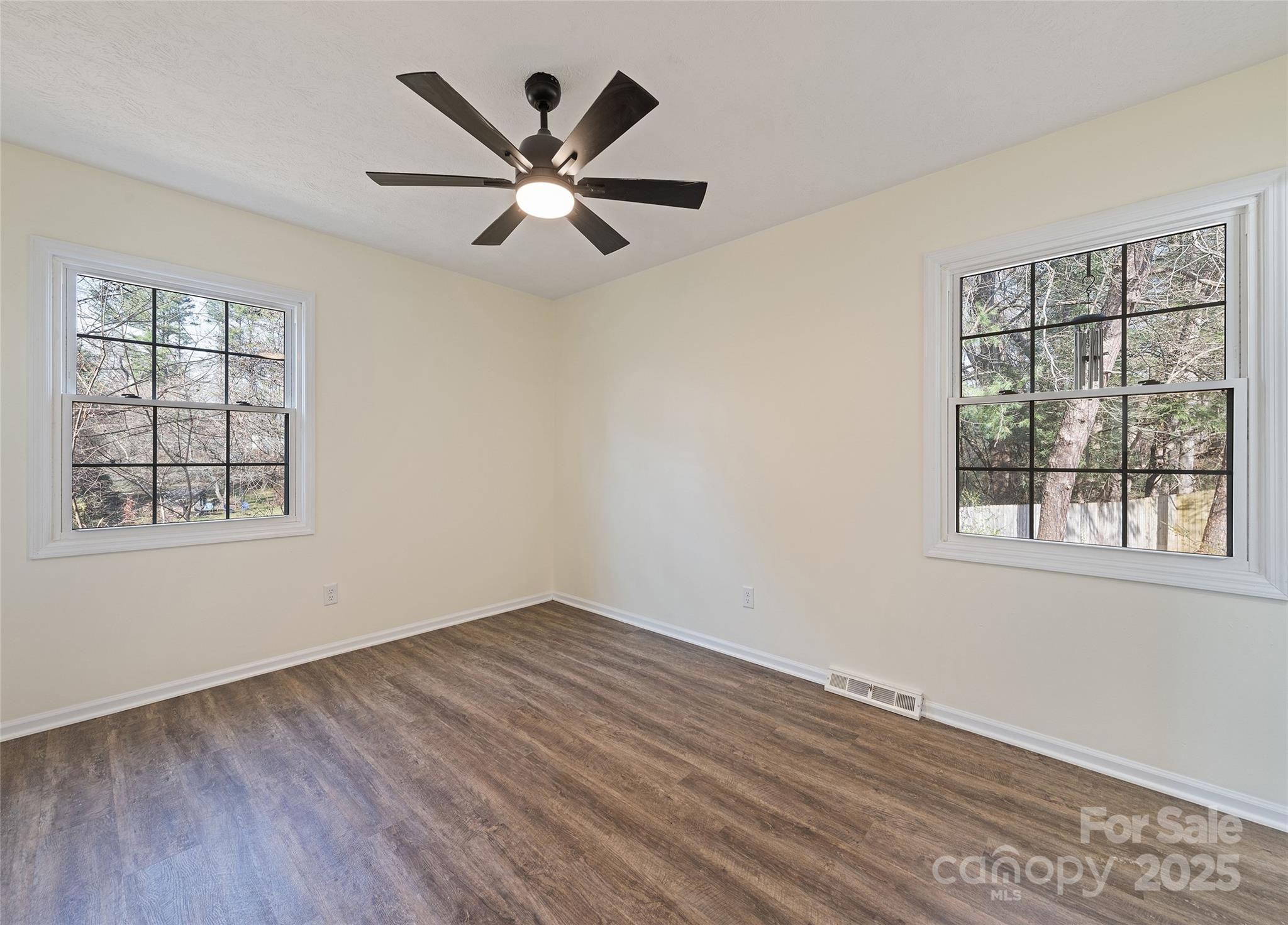 129 Willowbrook Road — Hendersonville