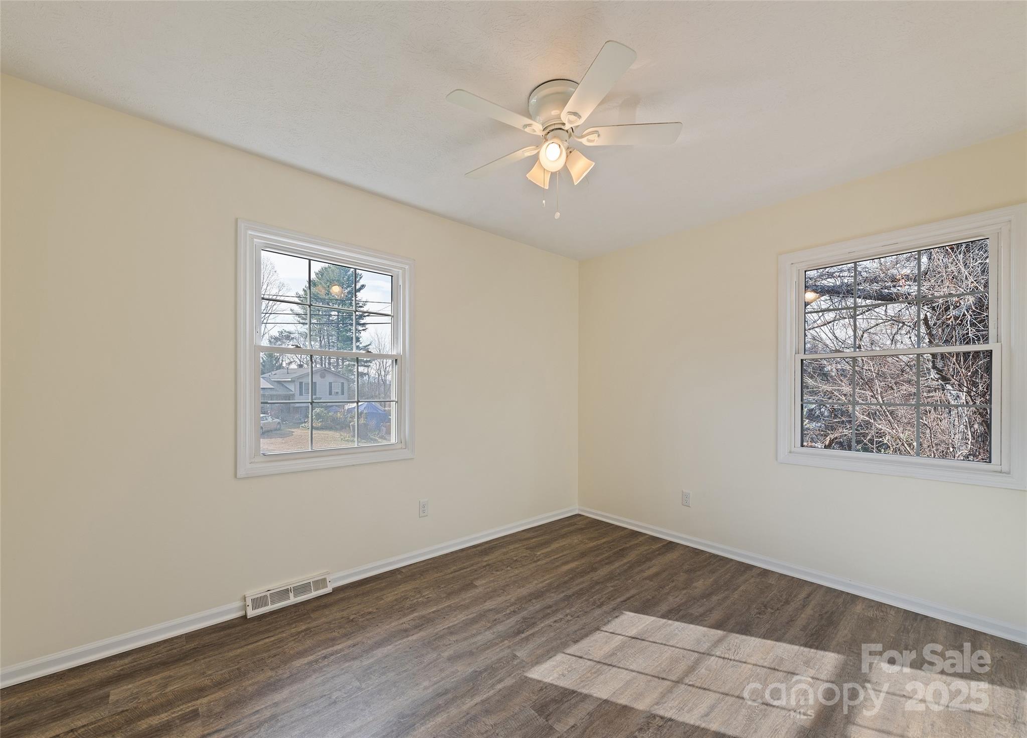 129 Willowbrook Road — Hendersonville