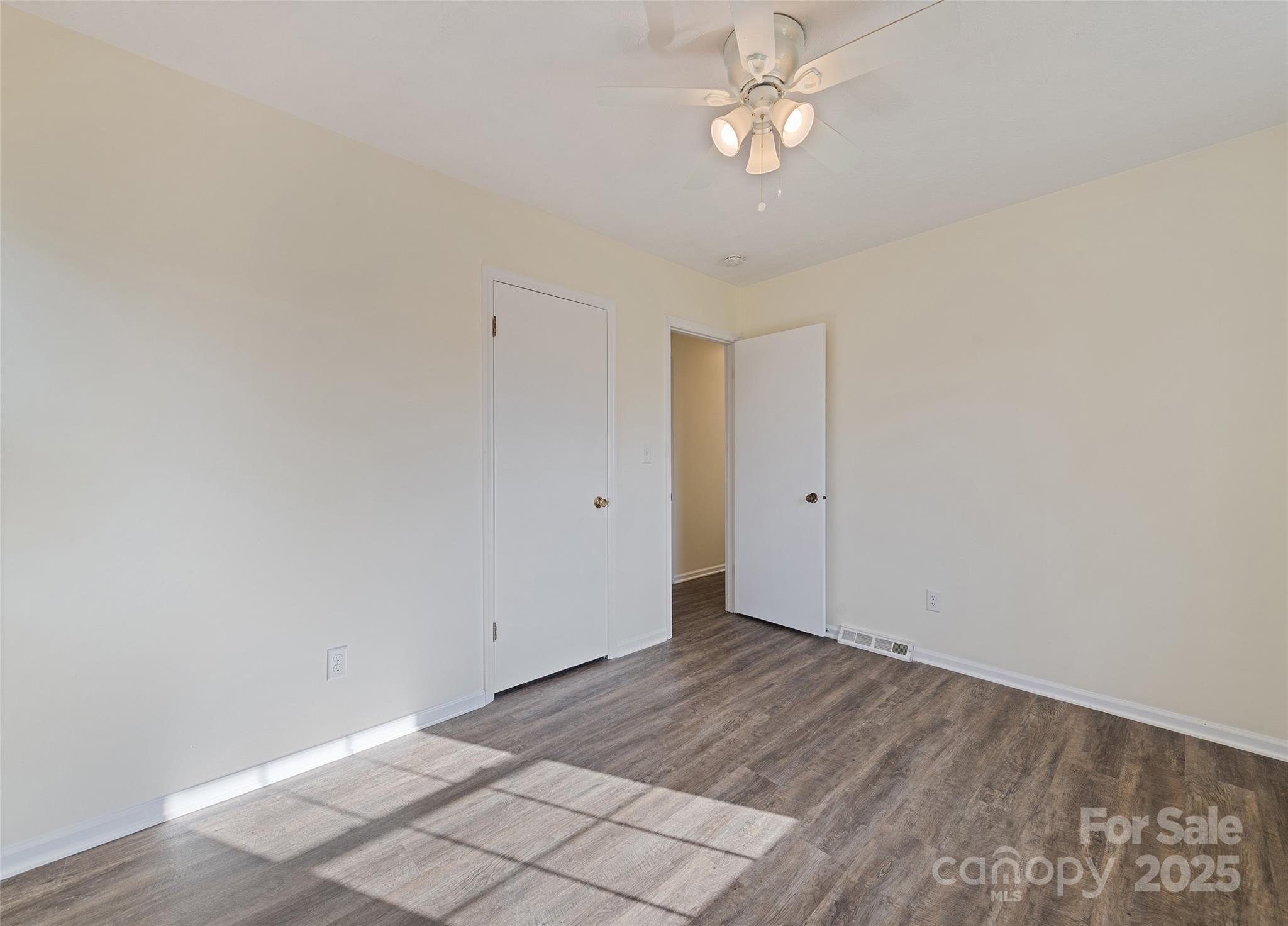 129 Willowbrook Road — Hendersonville