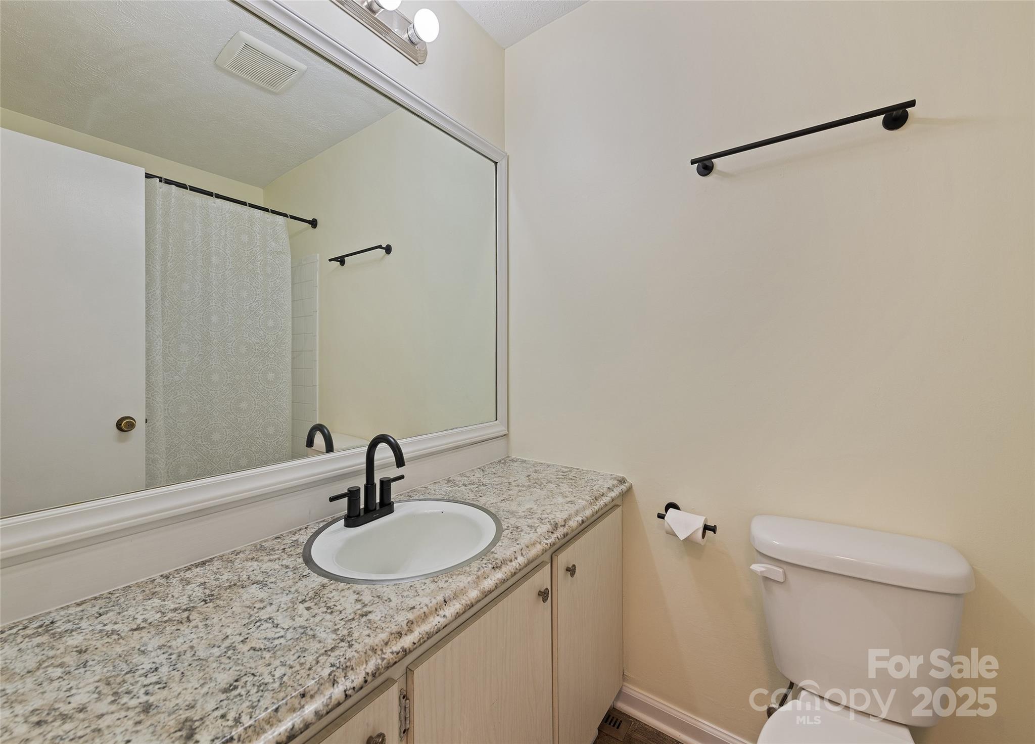 129 Willowbrook Road — Hendersonville