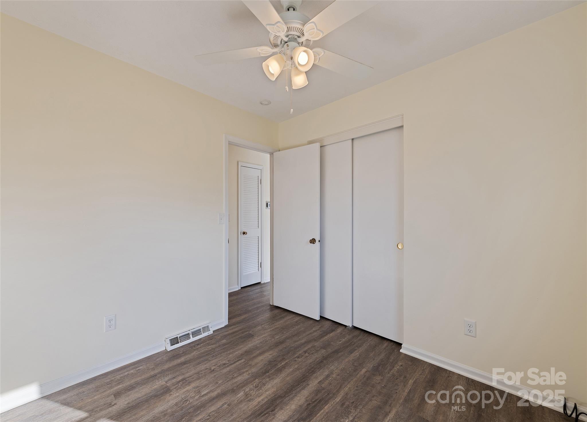 129 Willowbrook Road — Hendersonville