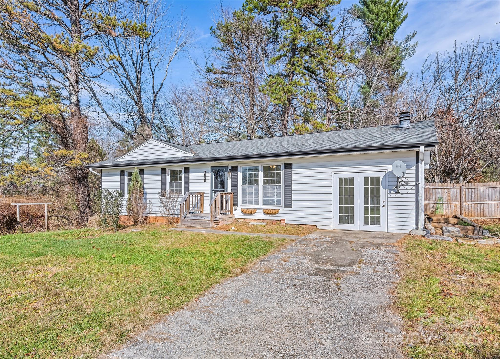 129 Willowbrook Road — Hendersonville
