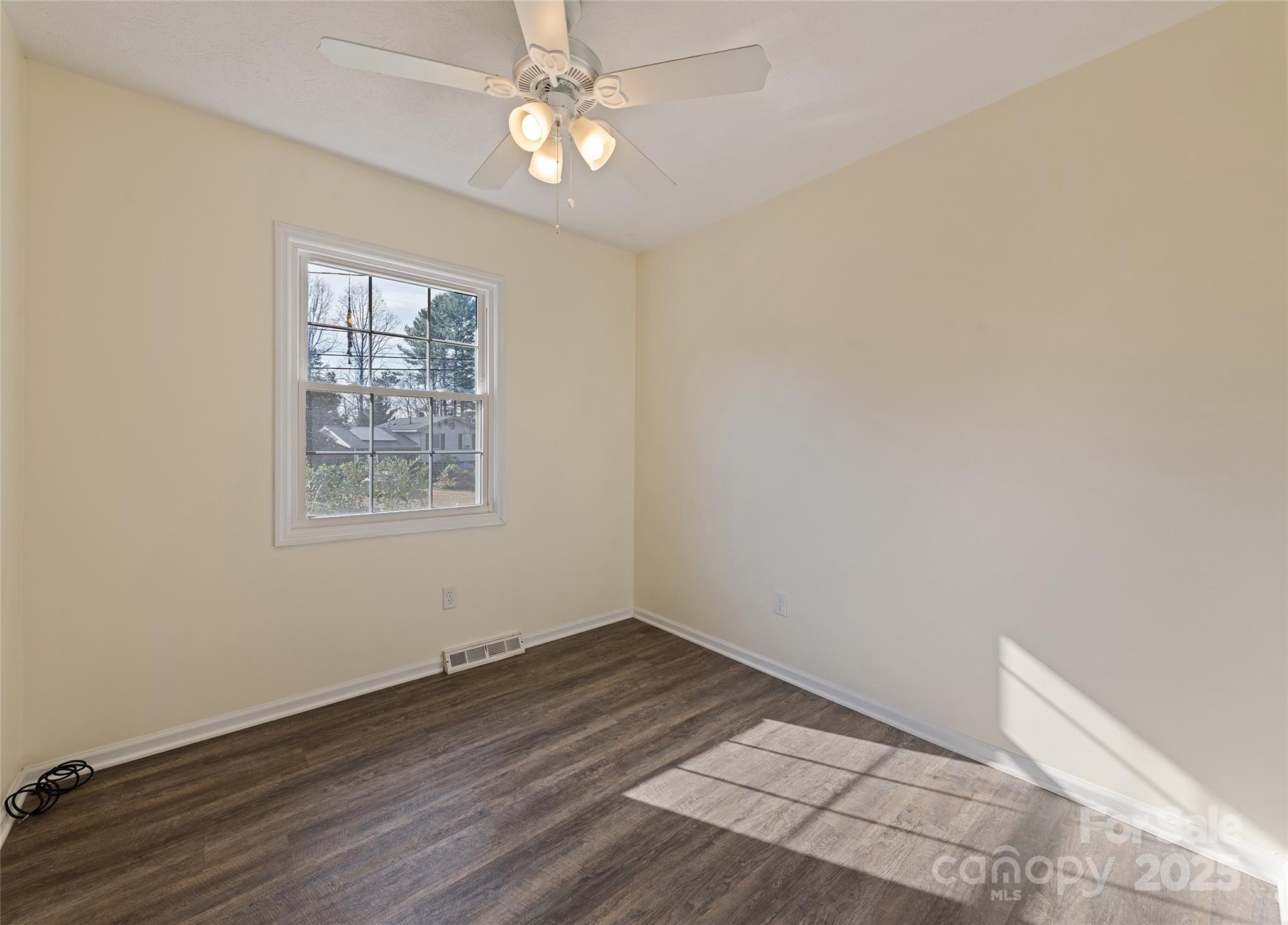 129 Willowbrook Road — Hendersonville