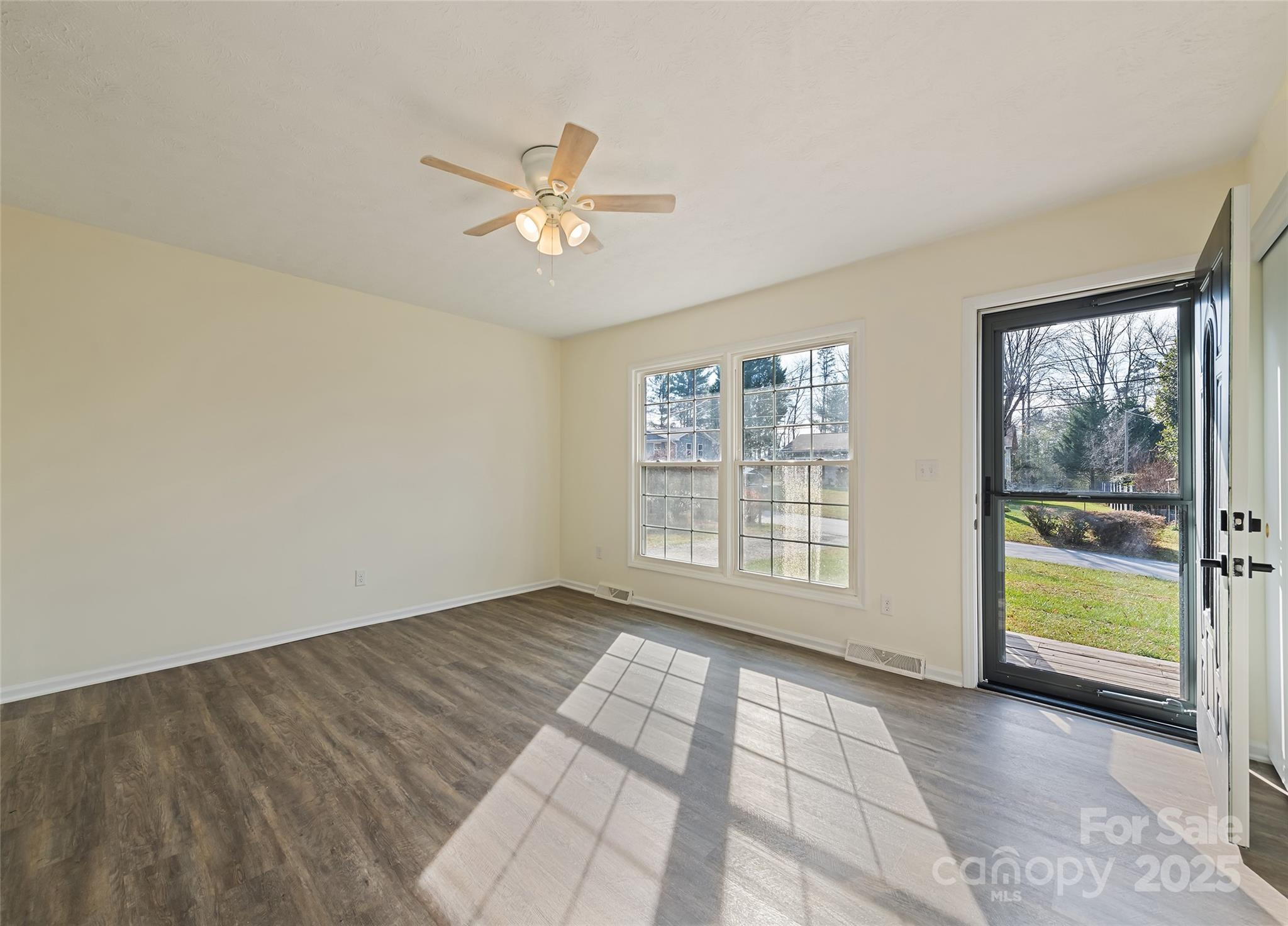 129 Willowbrook Road — Hendersonville