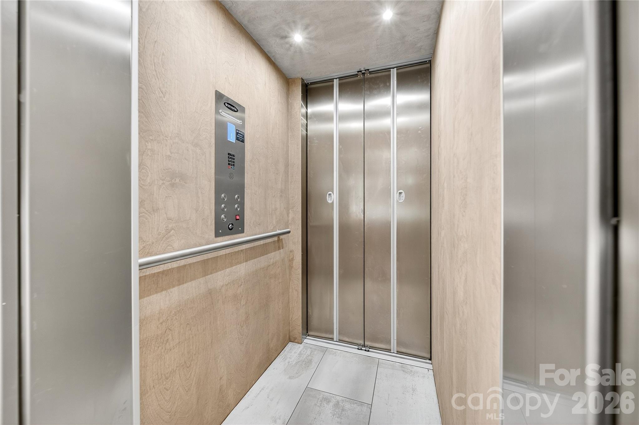 7508 Bankhead Road — Denver