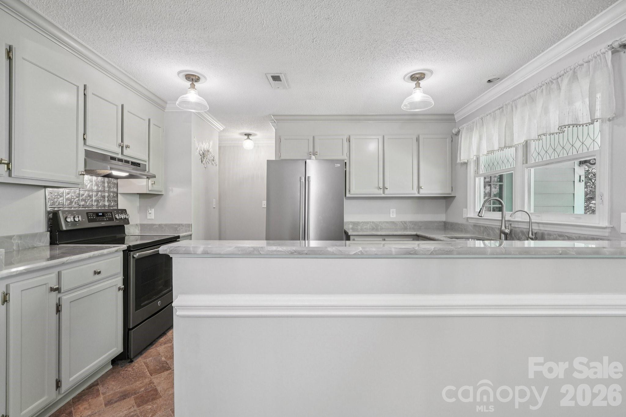 1741 Robinwood Road — Gastonia
