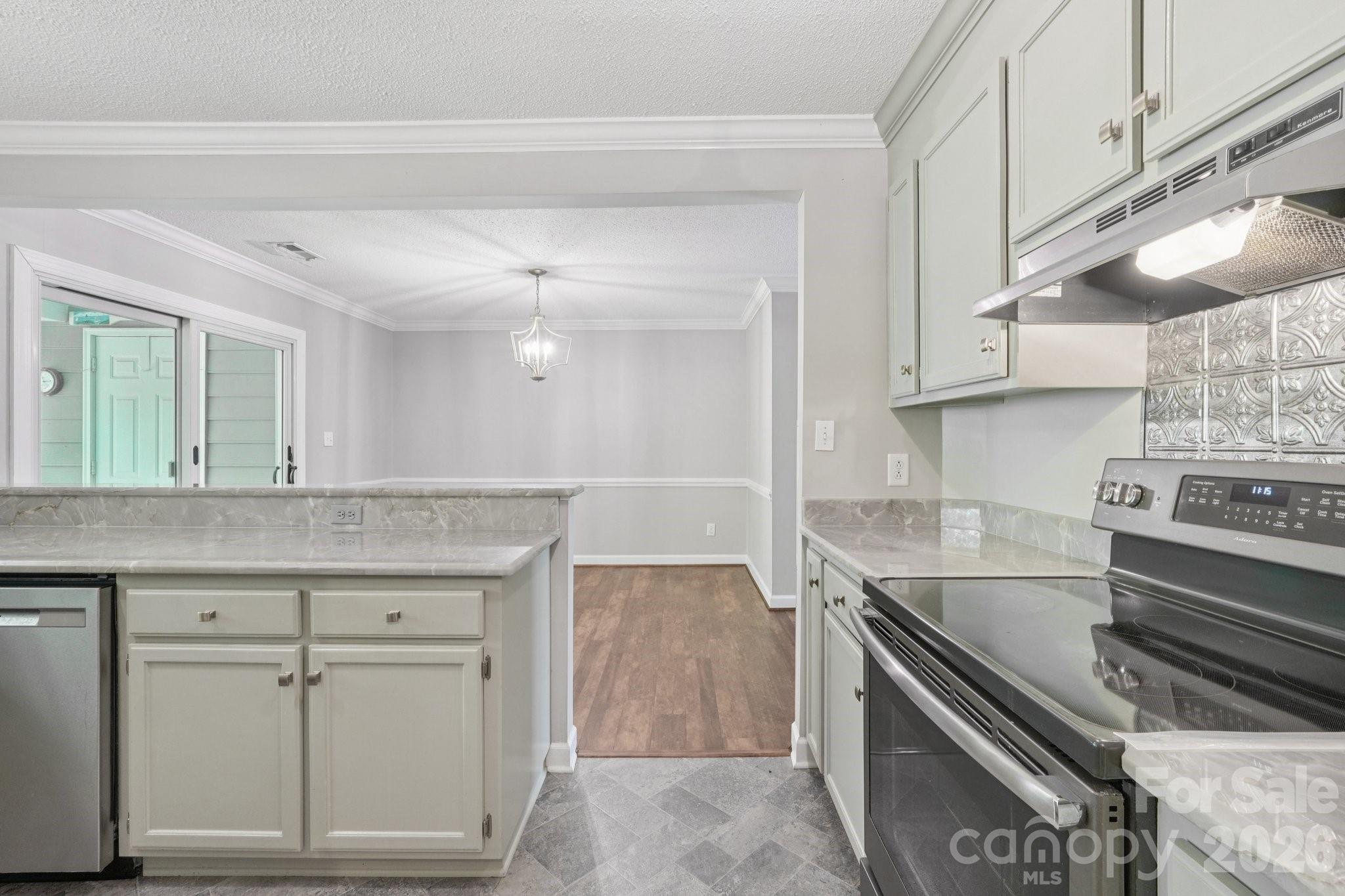 1741 Robinwood Road — Gastonia