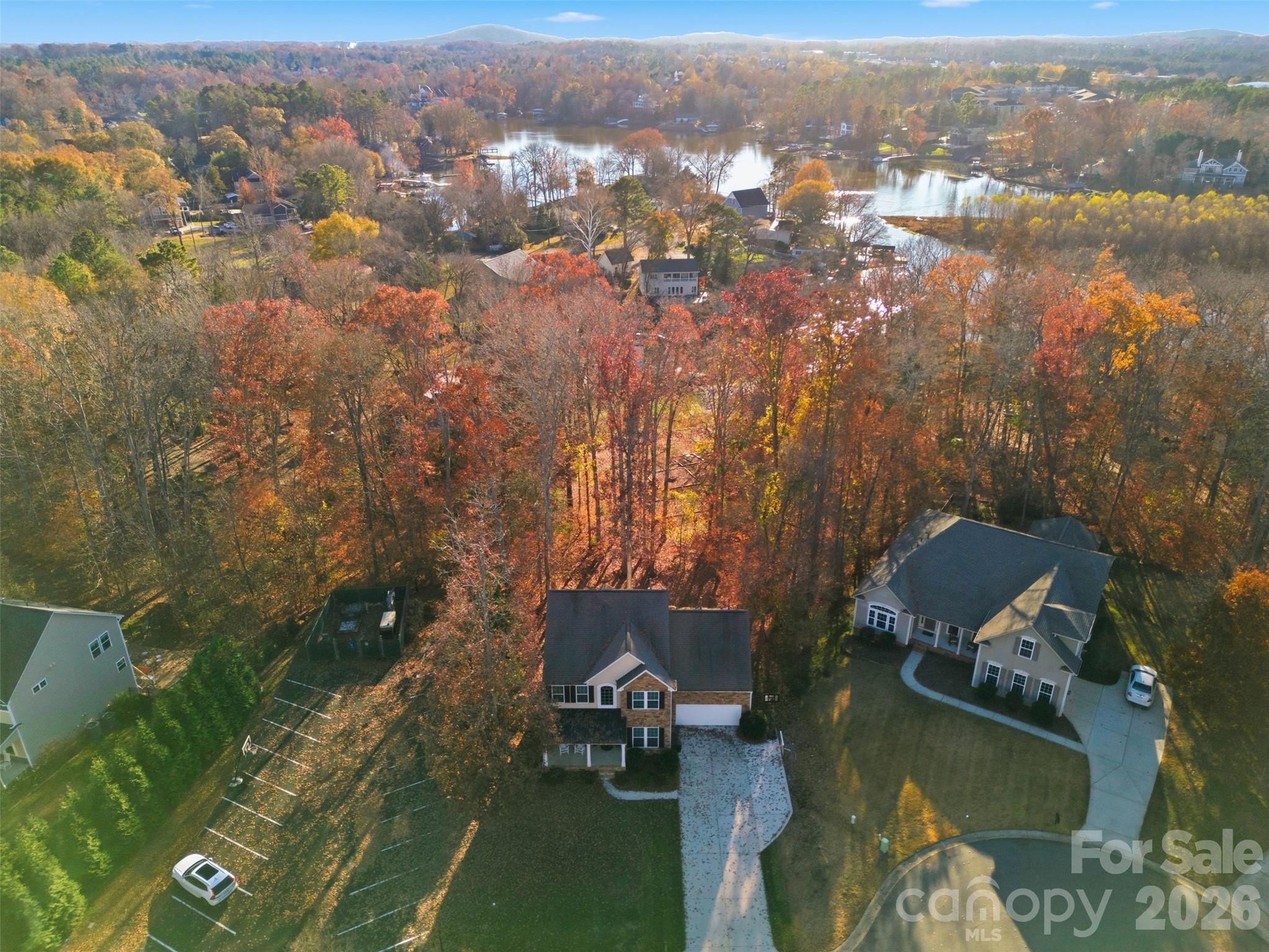 447 Leaf Arbor Court — Lake Wylie