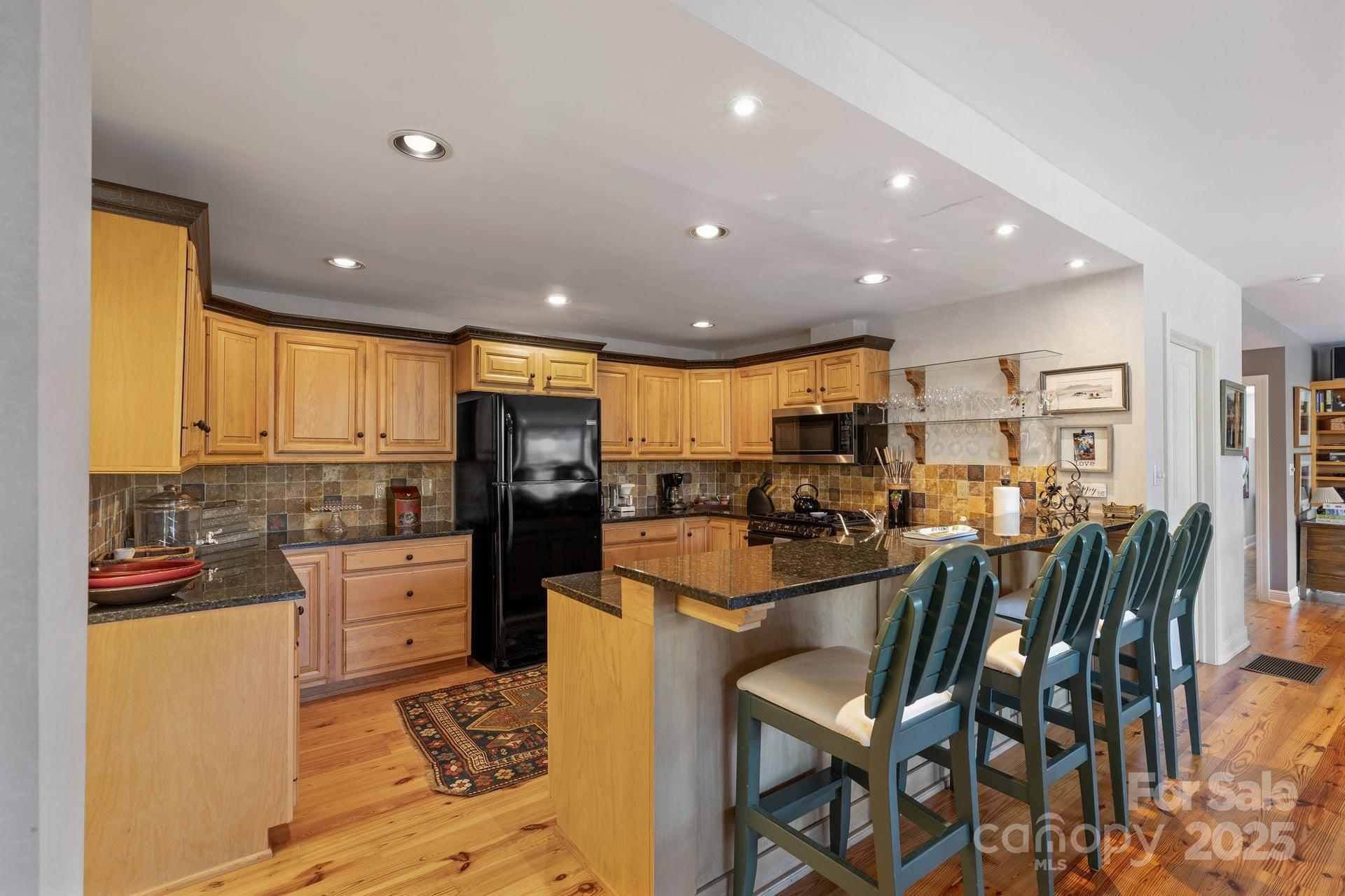 100 The Pinnacle Drive #5 — Sapphire