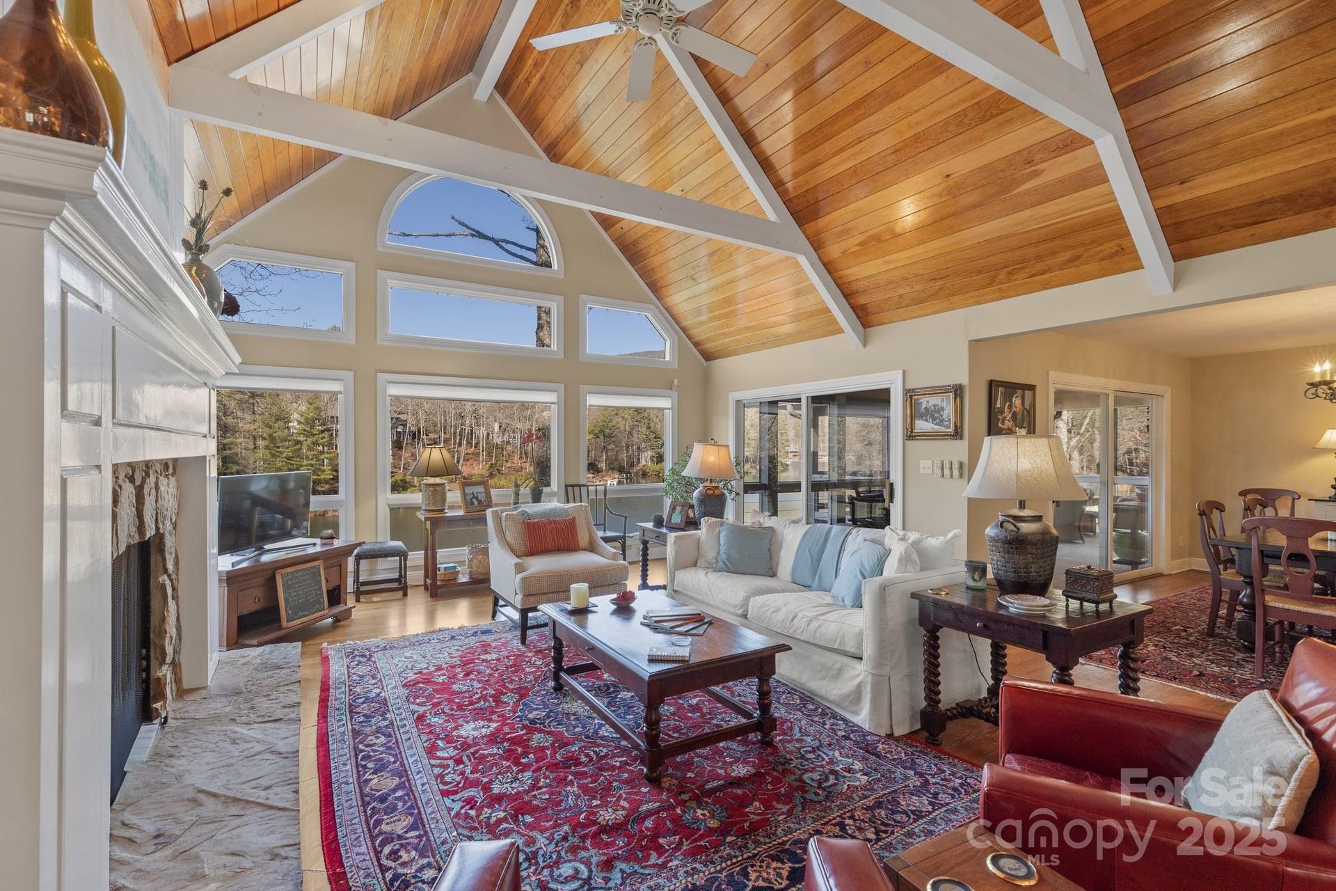 100 The Pinnacle Drive #5 — Sapphire