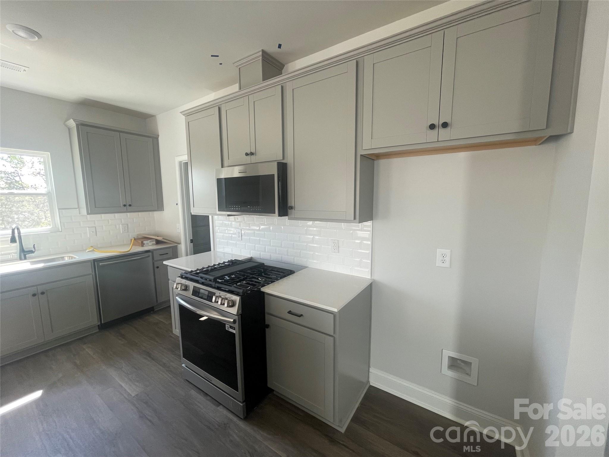 4049 Grommet Court — Matthews