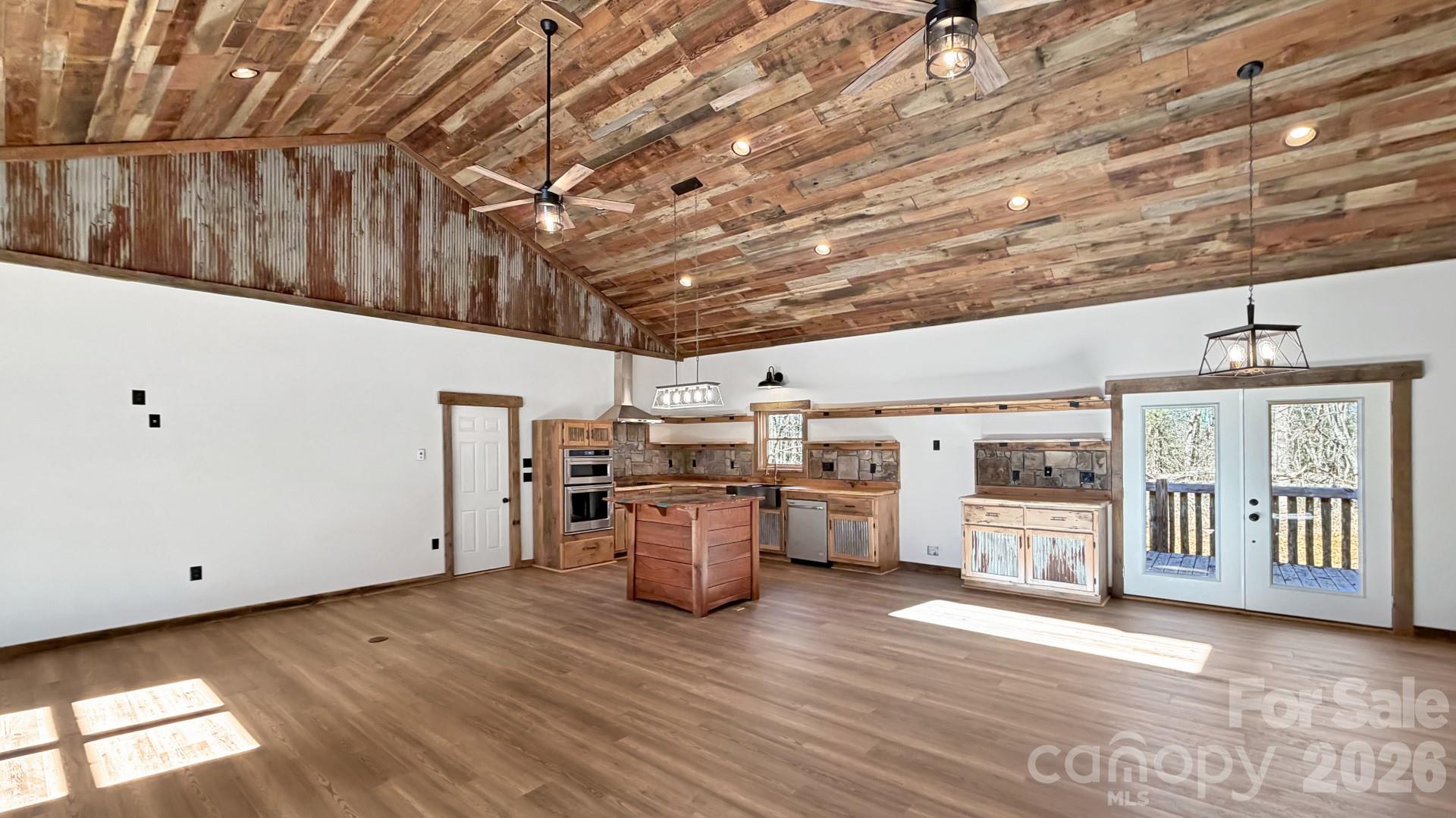 486 Hunter-Lysik Way — Laurel Springs