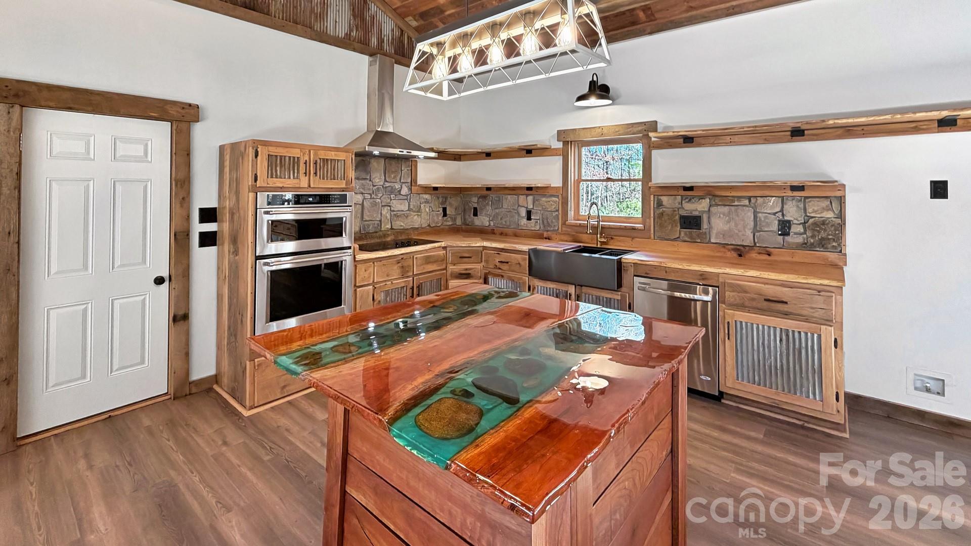 486 Hunter-Lysik Way — Laurel Springs