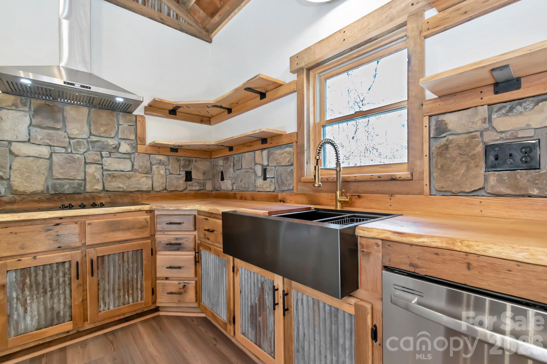 486 Hunter-Lysik Way — Laurel Springs