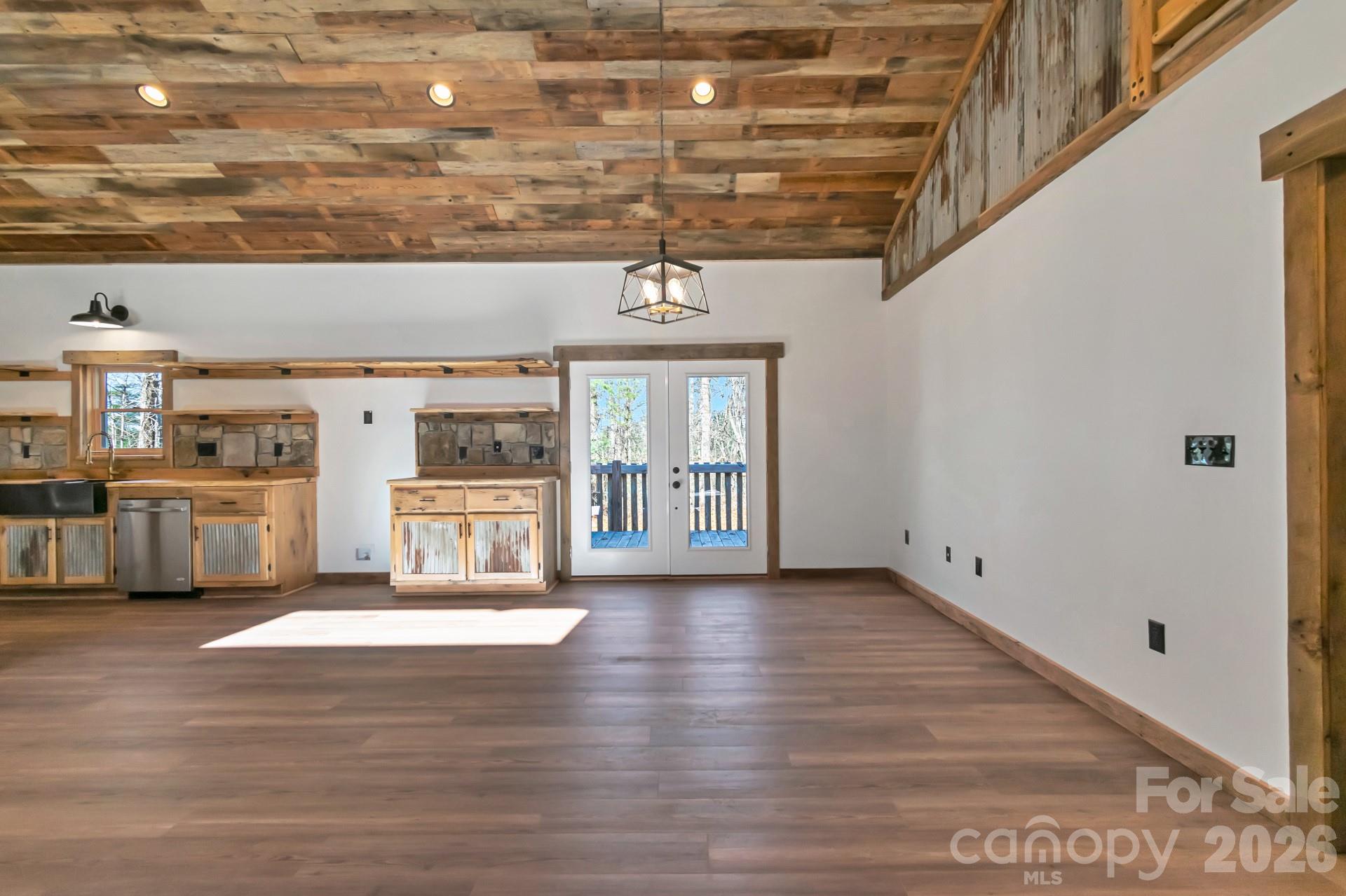 486 Hunter-Lysik Way — Laurel Springs