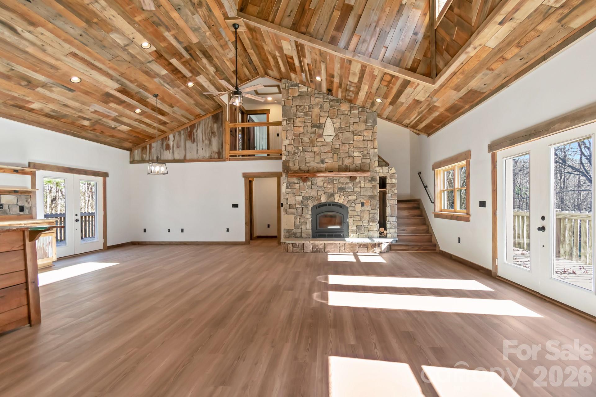 486 Hunter-Lysik Way — Laurel Springs