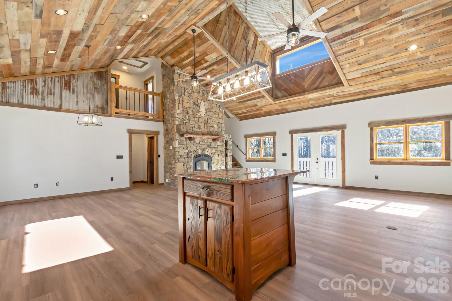 486 Hunter-Lysik Way — Laurel Springs