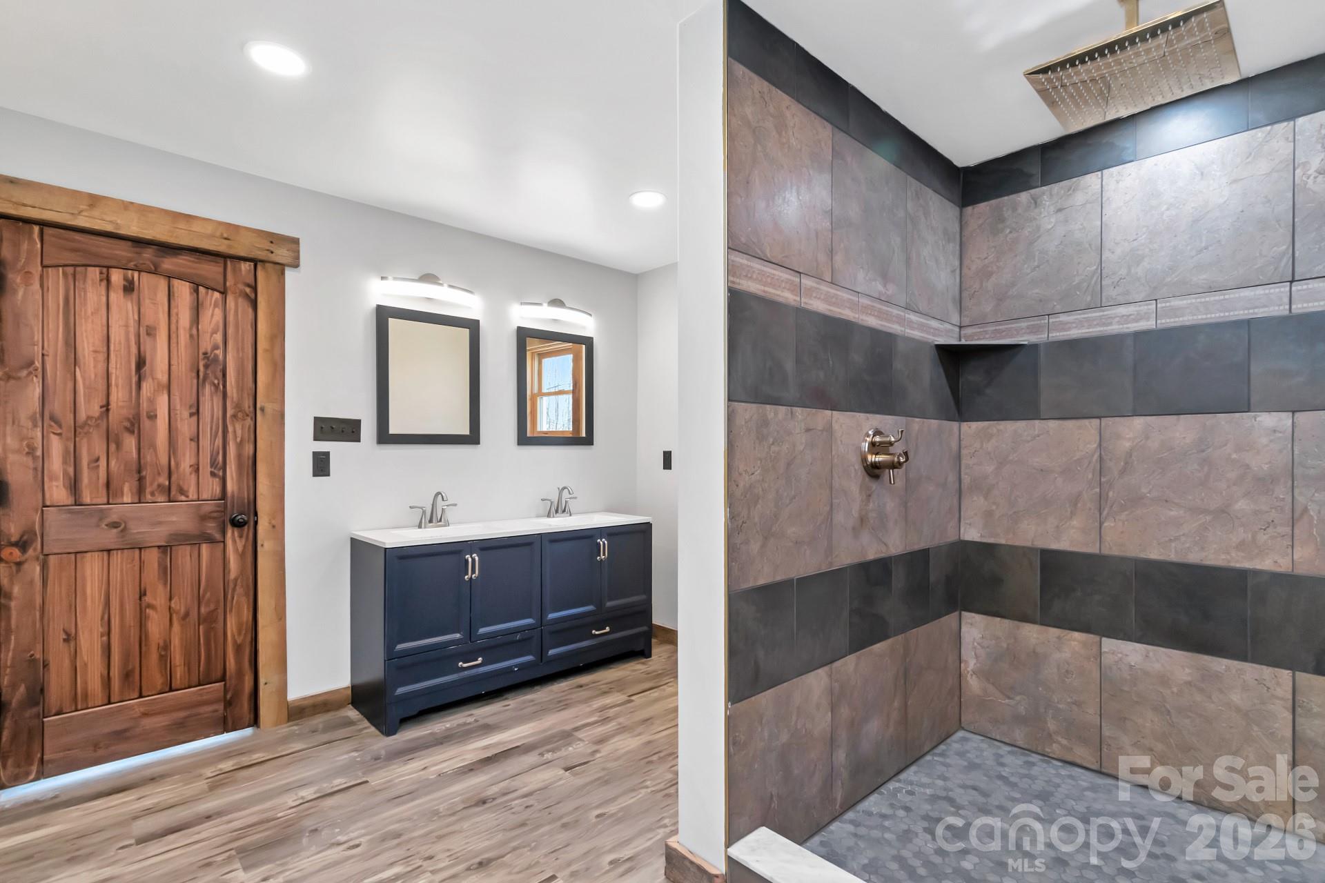 486 Hunter-Lysik Way — Laurel Springs