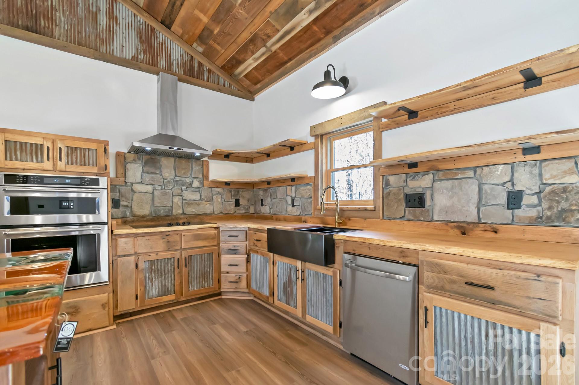 486 Hunter-Lysik Way — Laurel Springs