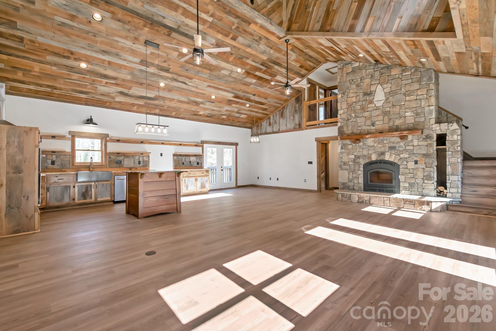 486 Hunter-Lysik Way — Laurel Springs