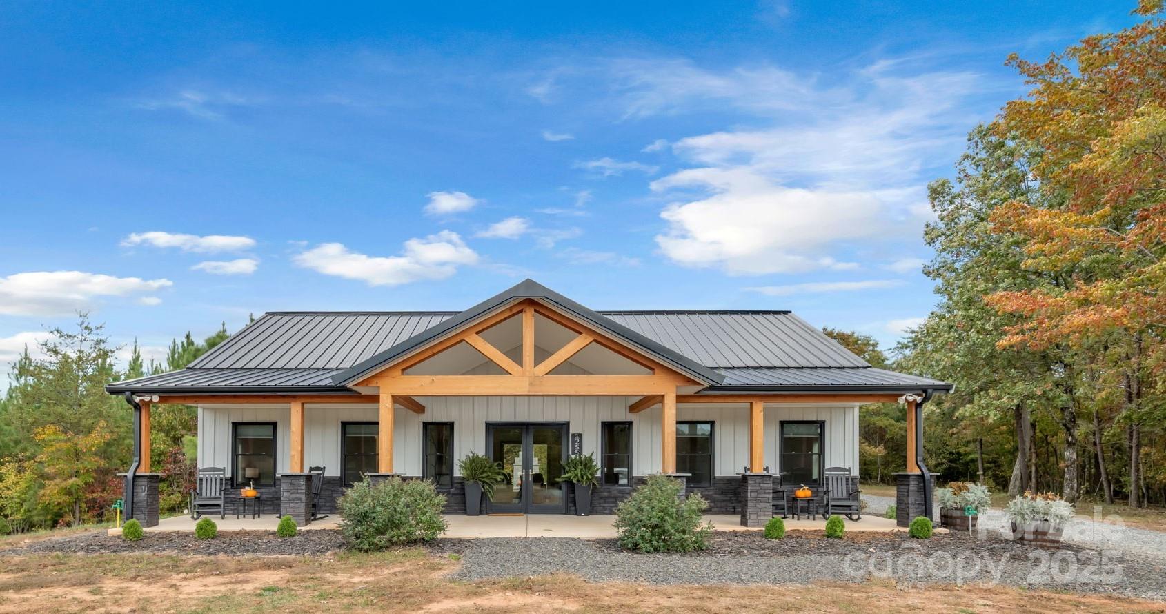 1260 Beaver Island Trail Road — Walnut Cove