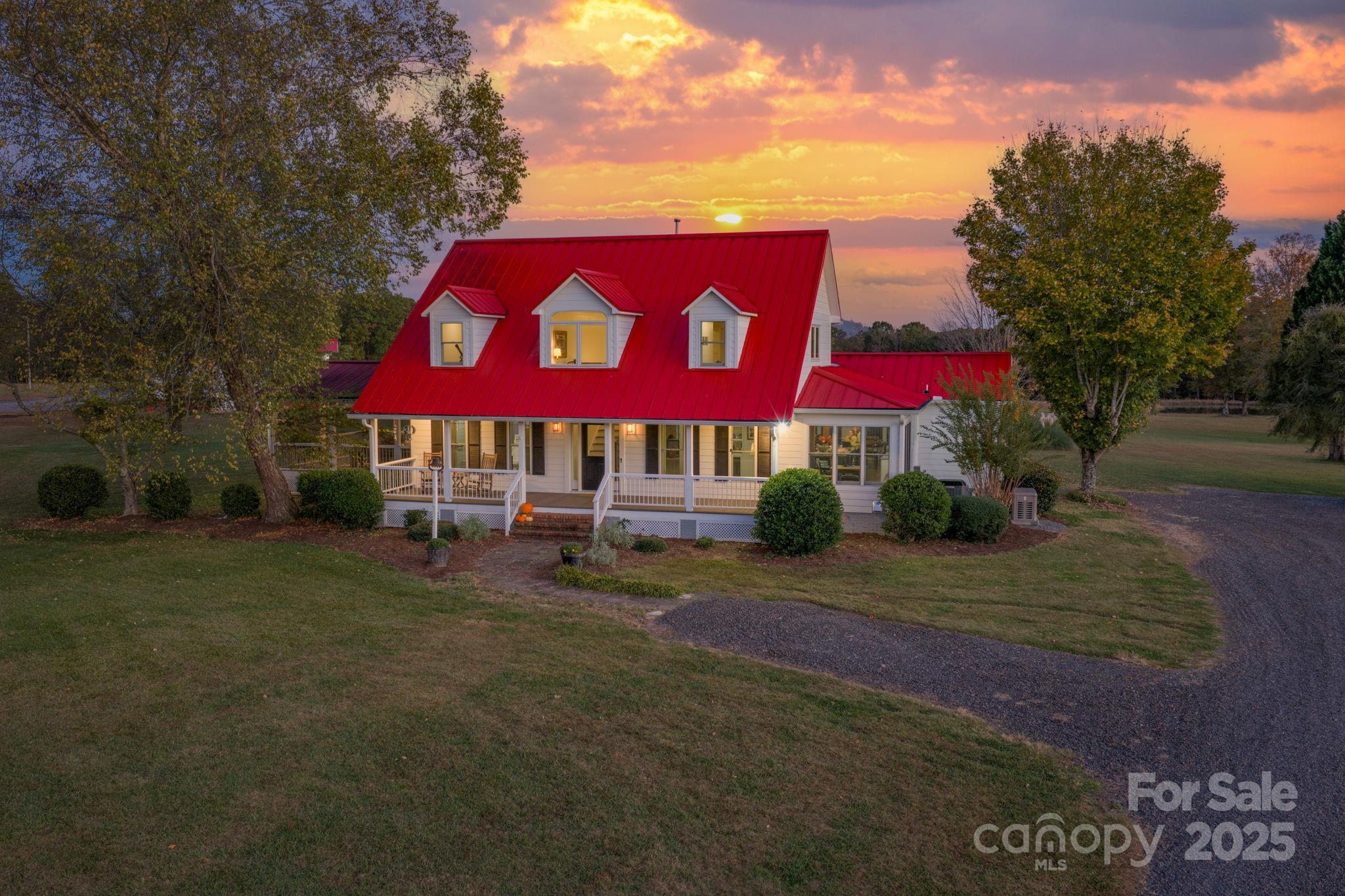 1260 Beaver Island Trail Road — Walnut Cove