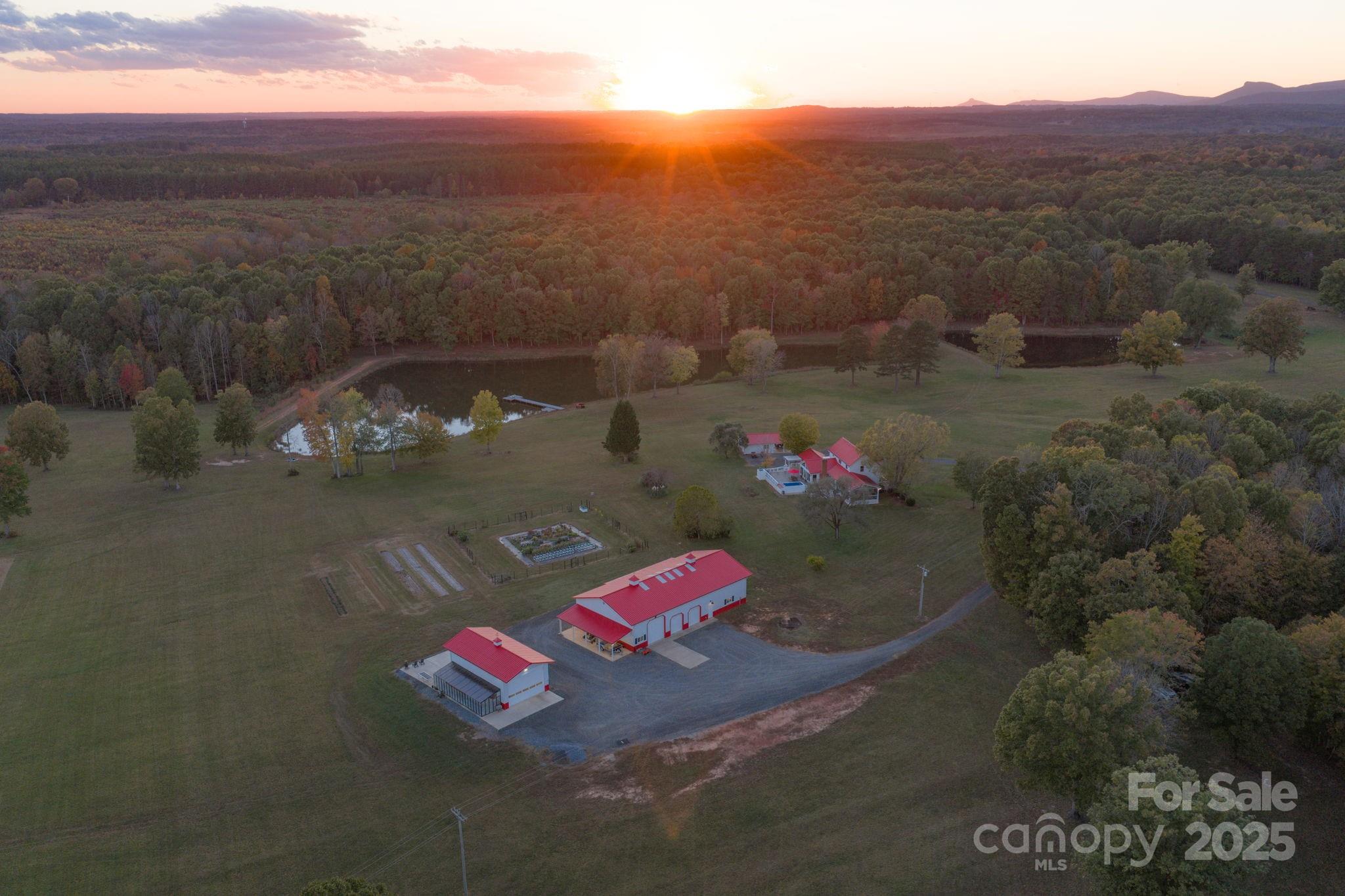 1260 Beaver Island Trail Road — Walnut Cove