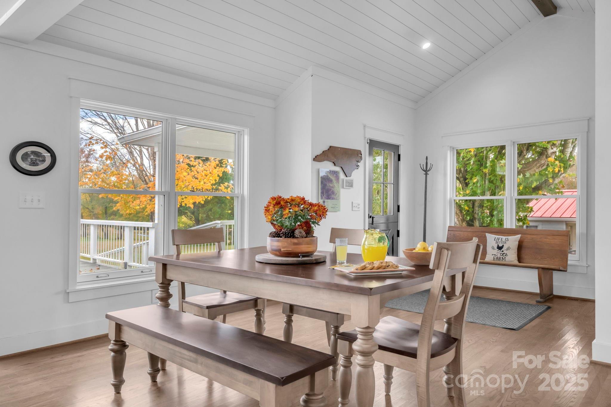 1260 Beaver Island Trail Road — Walnut Cove