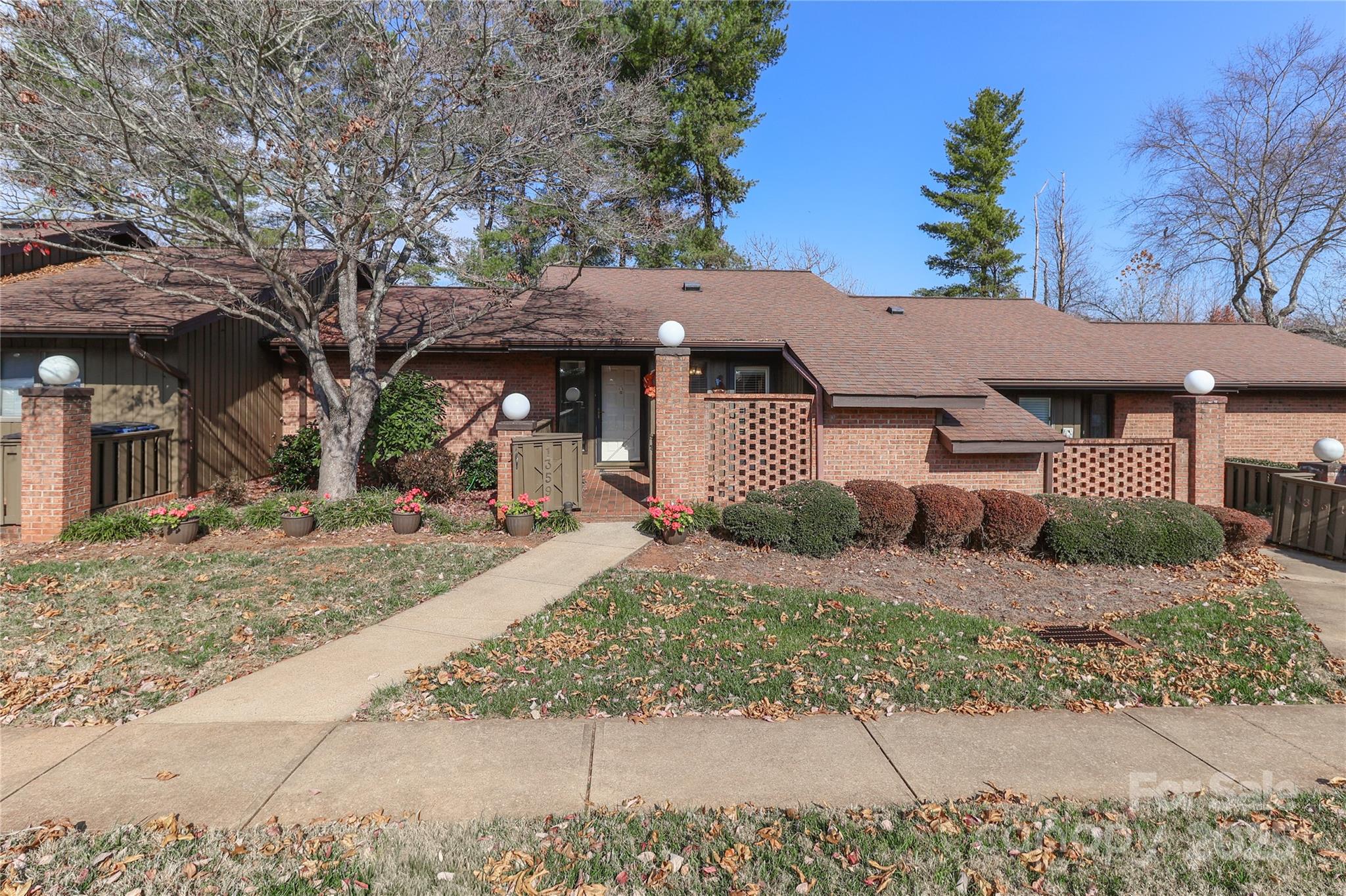 1359 Radio Road — Statesville
