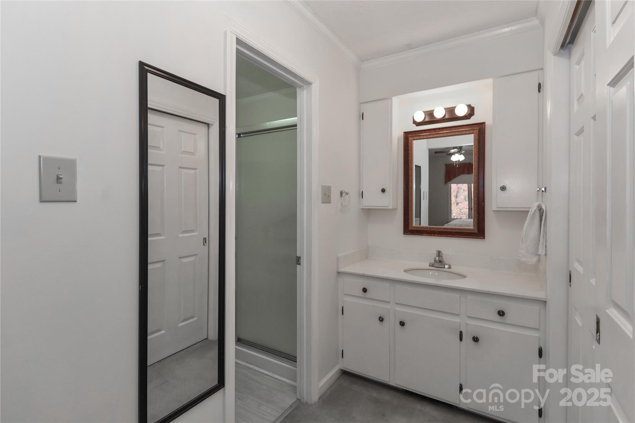 1359 Radio Road — Statesville