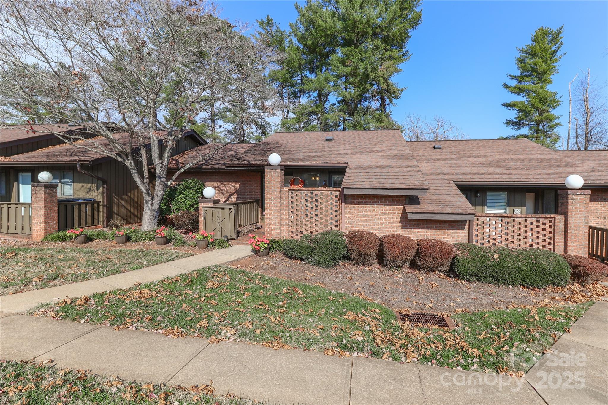 1359 Radio Road — Statesville