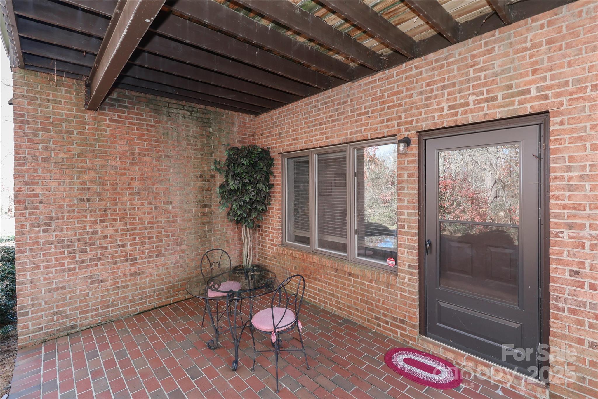 1359 Radio Road — Statesville