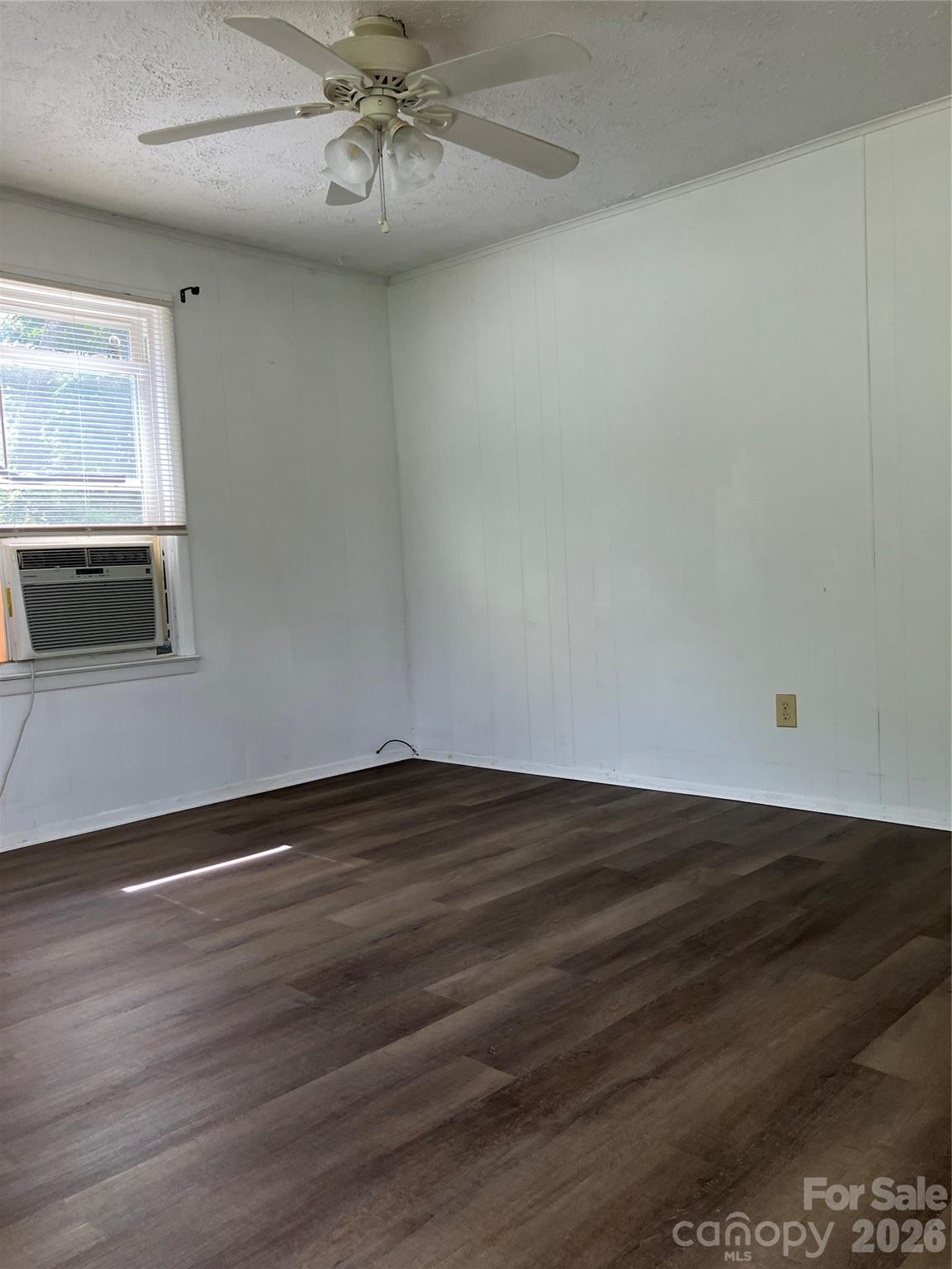 104 Countryside Drive SE — Lenoir