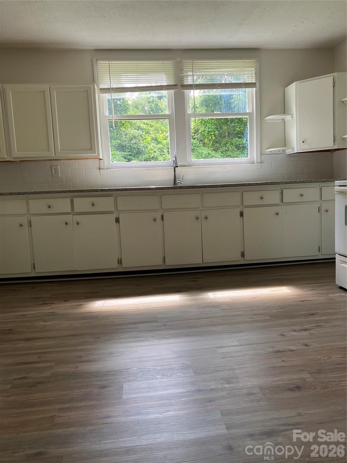 104 Countryside Drive SE — Lenoir
