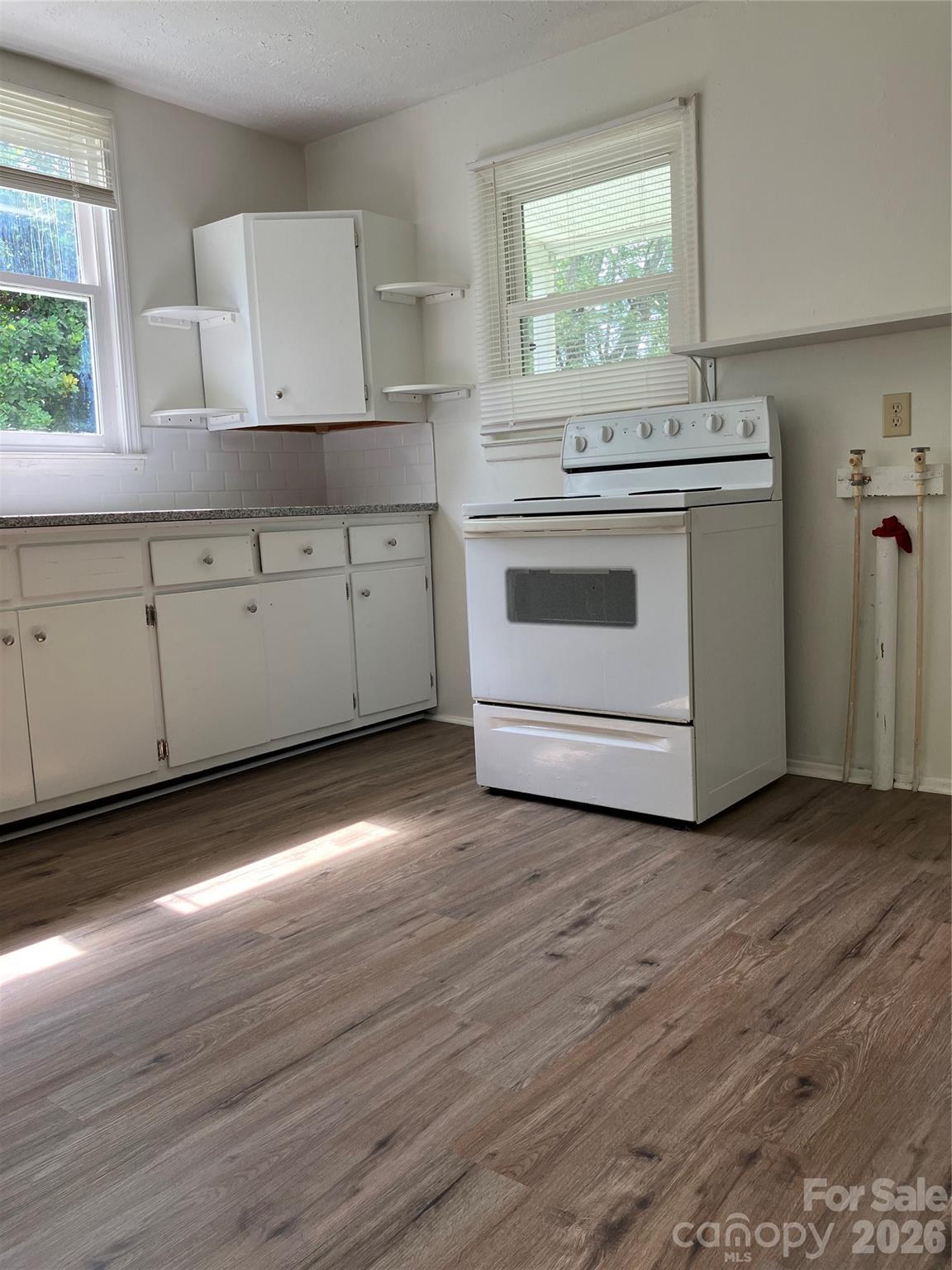 104 Countryside Drive SE — Lenoir