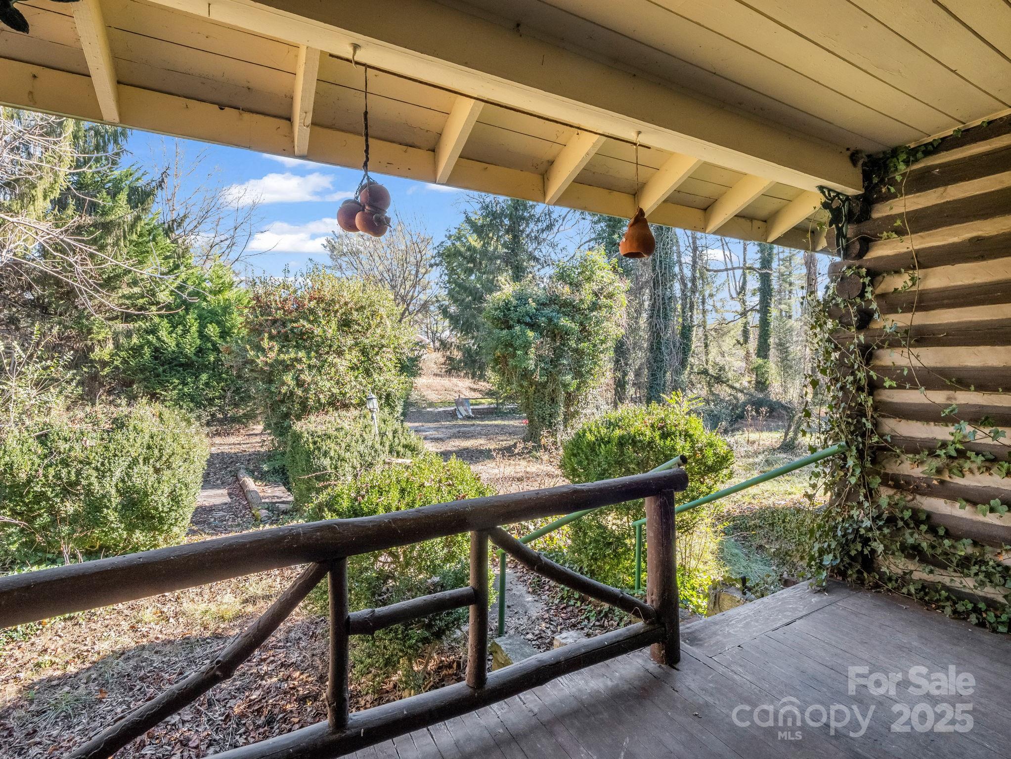 541 Broadway Street — Hendersonville