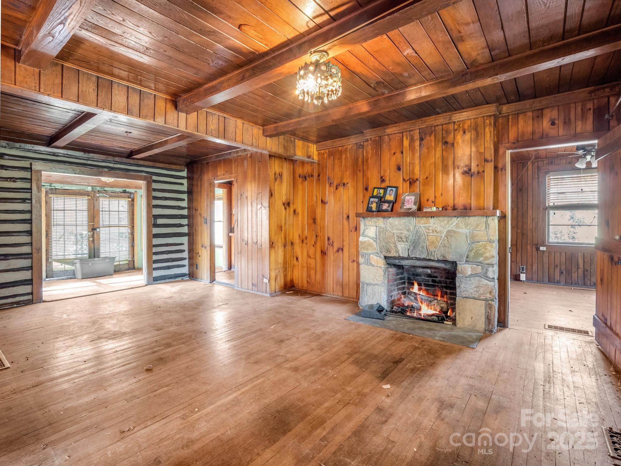 541 Broadway Street — Hendersonville